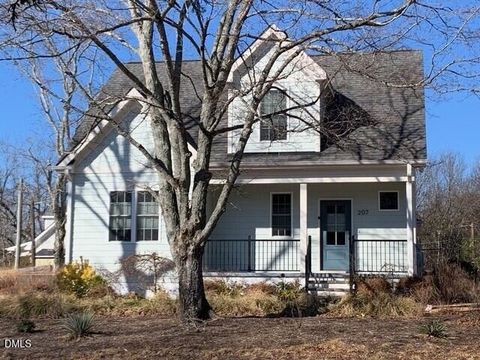 207 N Nash Street Hillsborough NC 27278