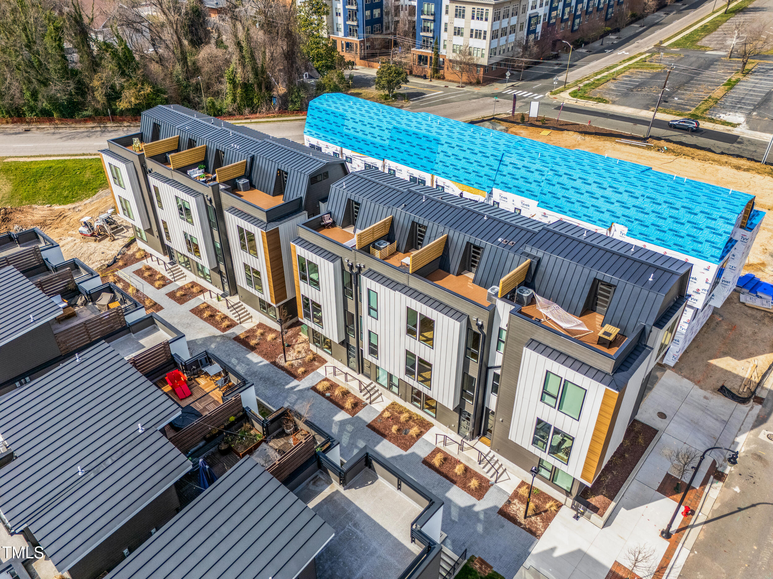 512 Gordon Street #303