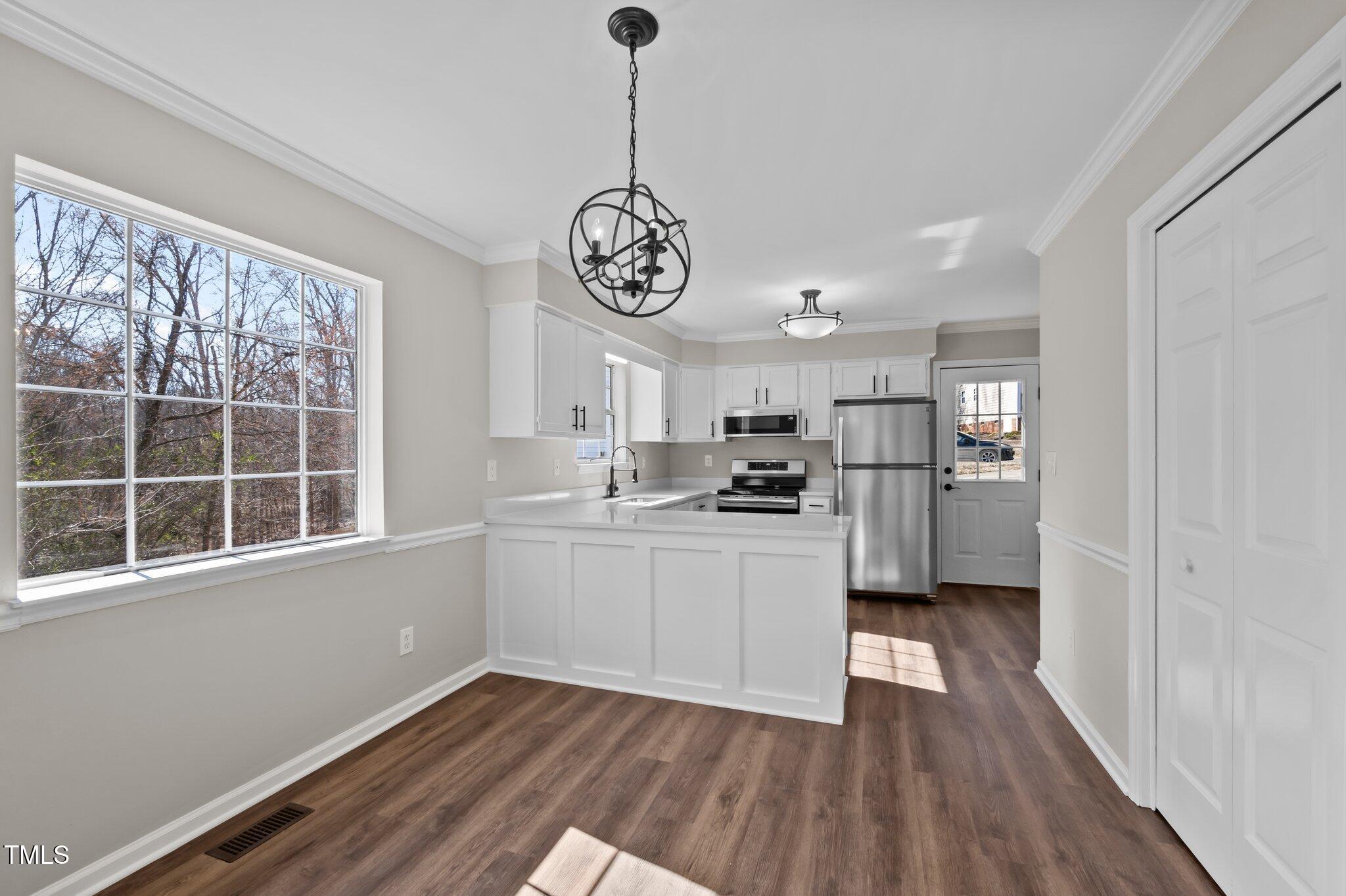 4319 White Cliff Lane