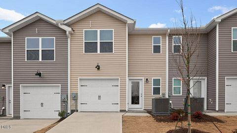 21 Rusling Leaf Drive Fuquay Varina NC 27526