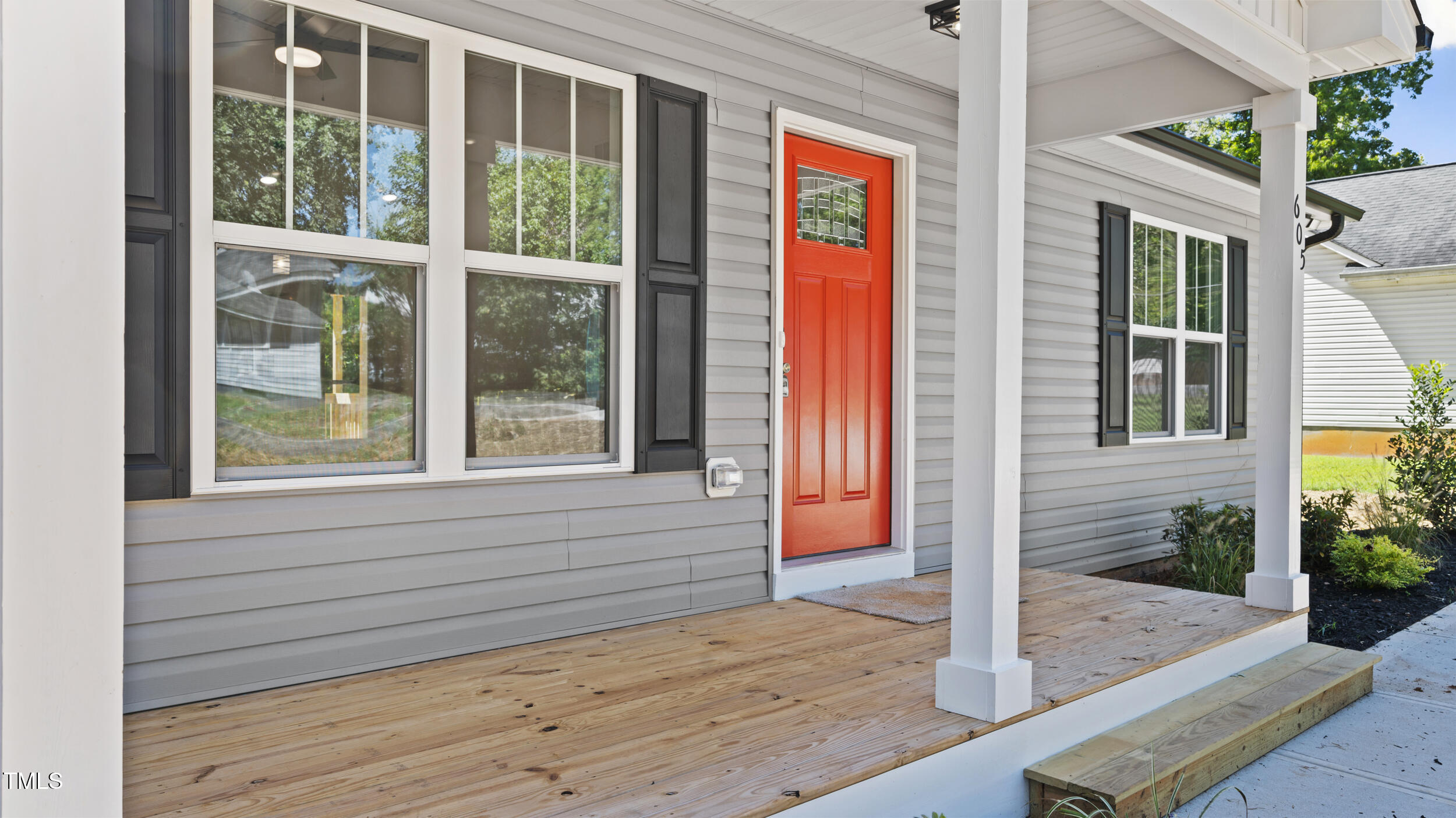 605 Roosevelt Street