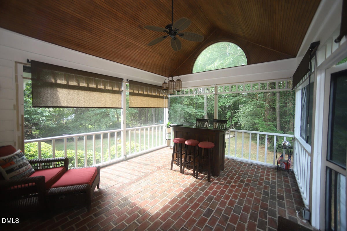 4033 Saint Edmunds Lane