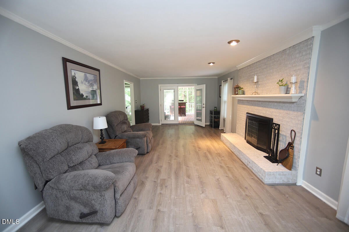 4033 Saint Edmunds Lane