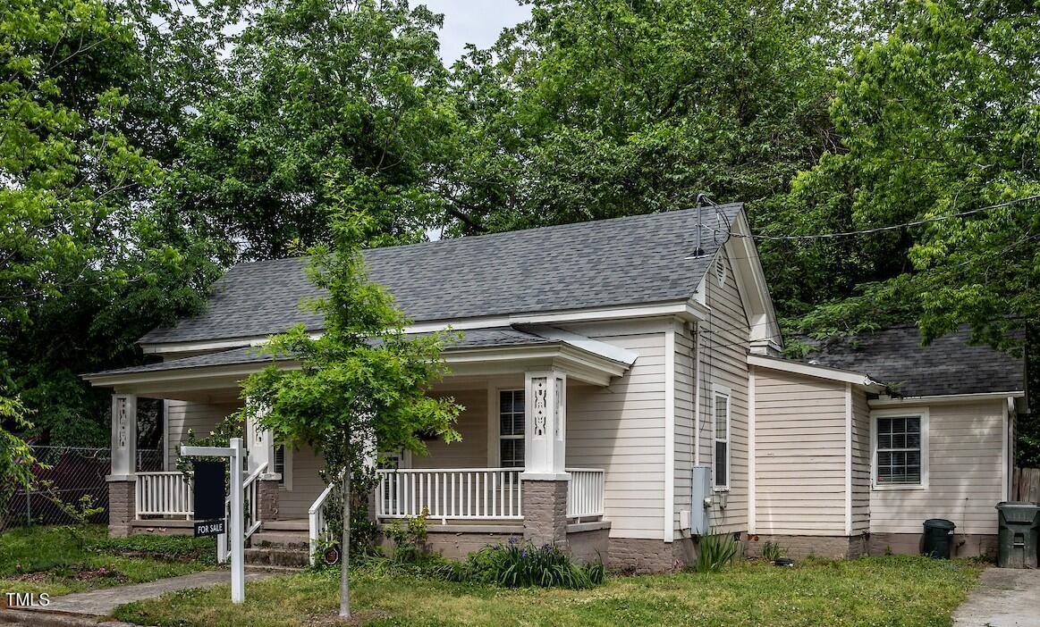 305 Freeman Street