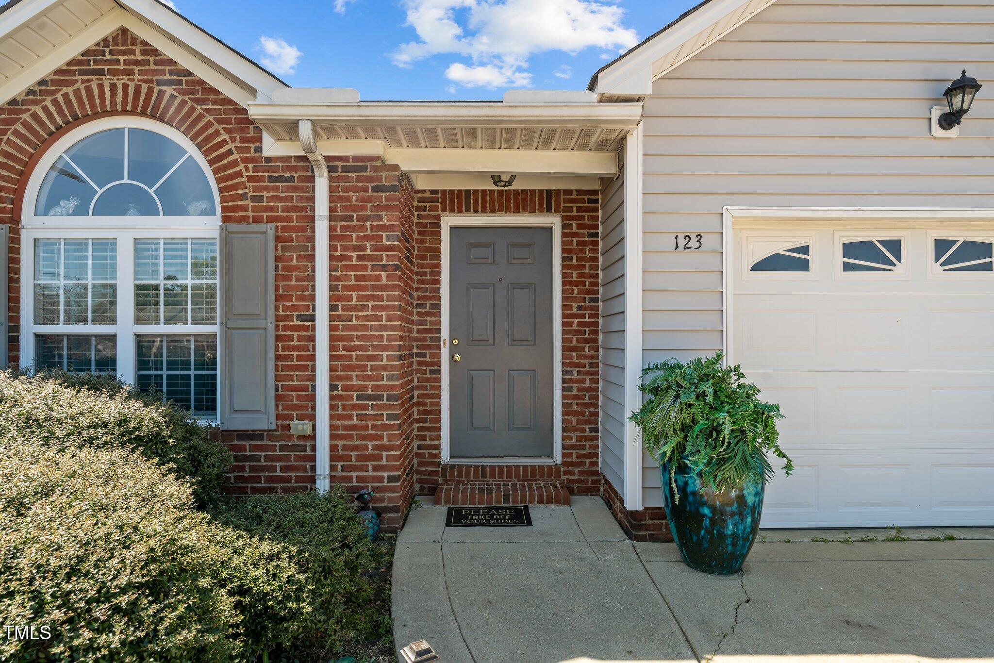 123 Ariel Street