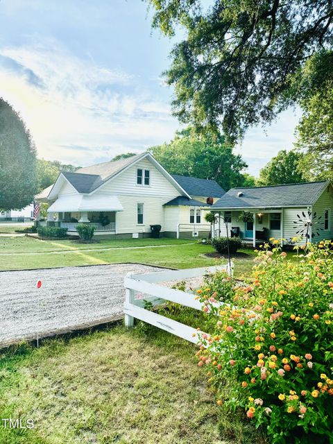 Single Family Residence in Wendell NC 36 Academy Street 1.jpg