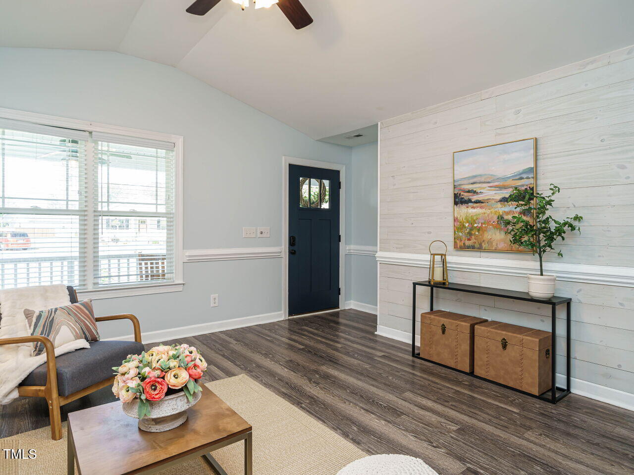 1015 E Maplewood