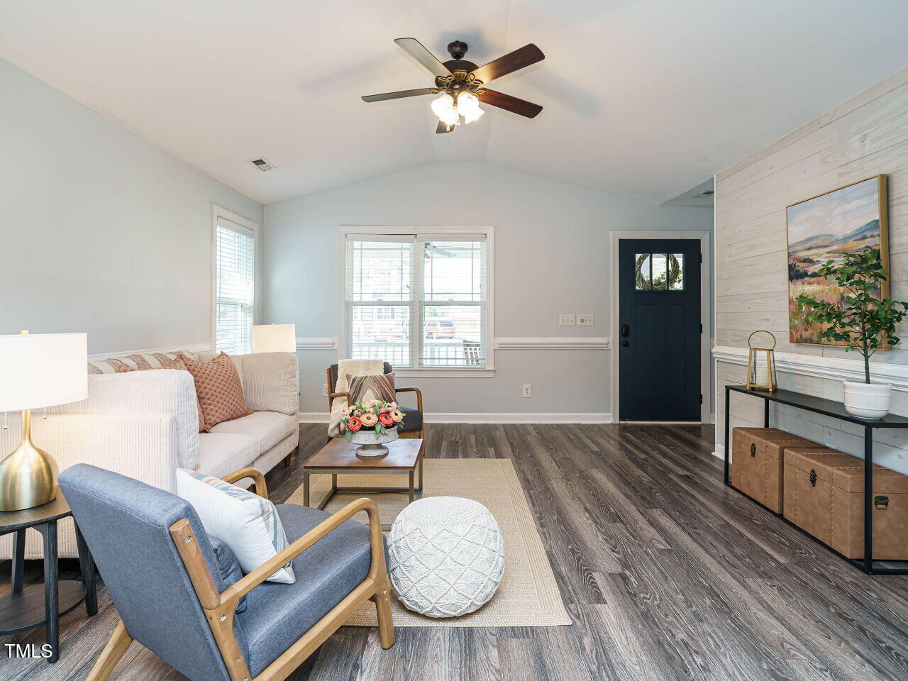 1015 E Maplewood