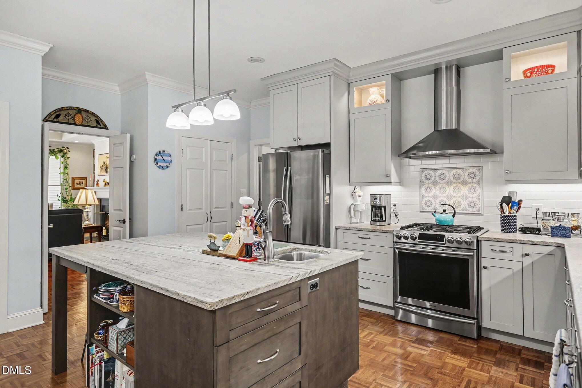 857 Millcroft