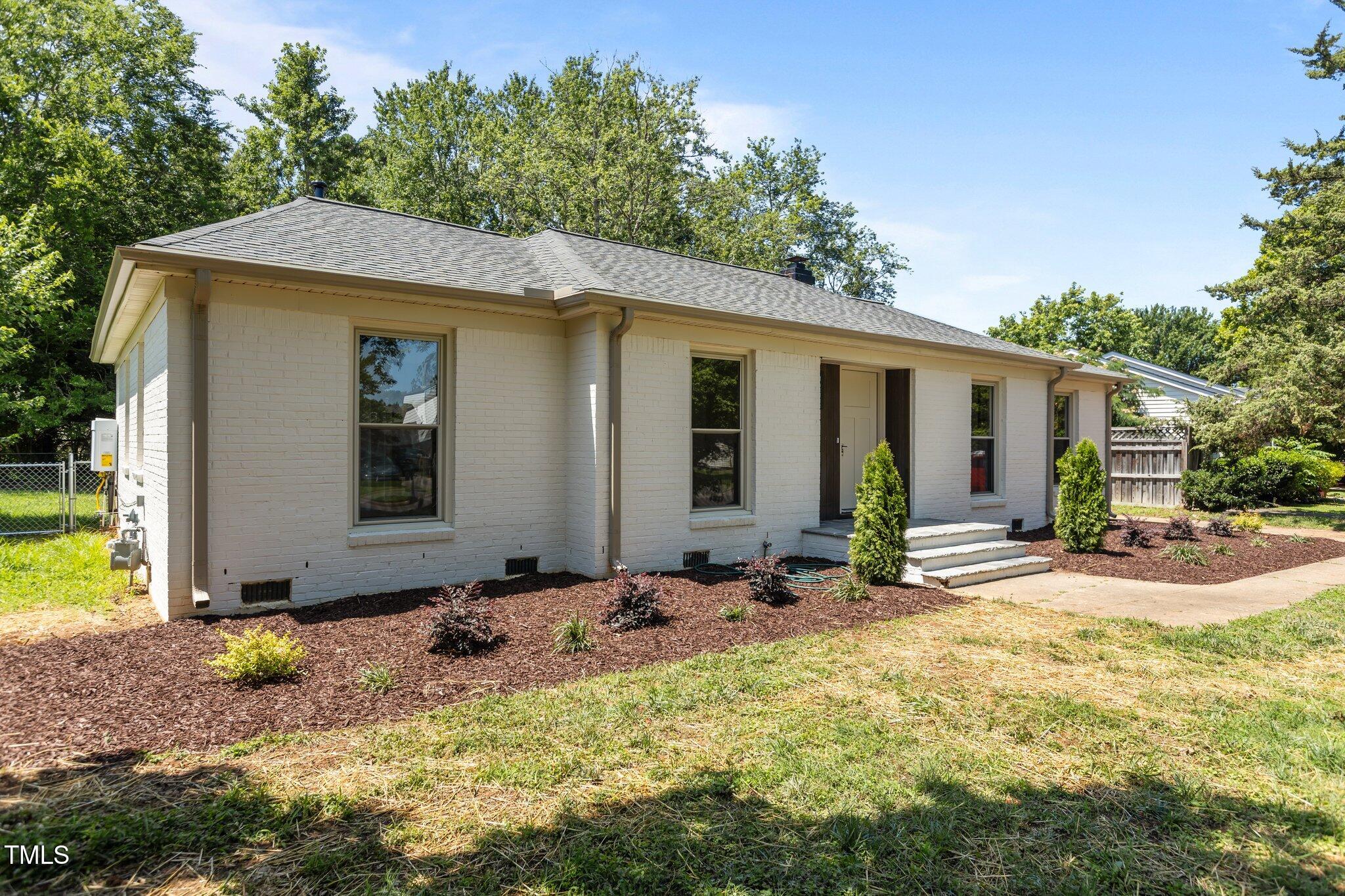 620 Red Carriage Avenue