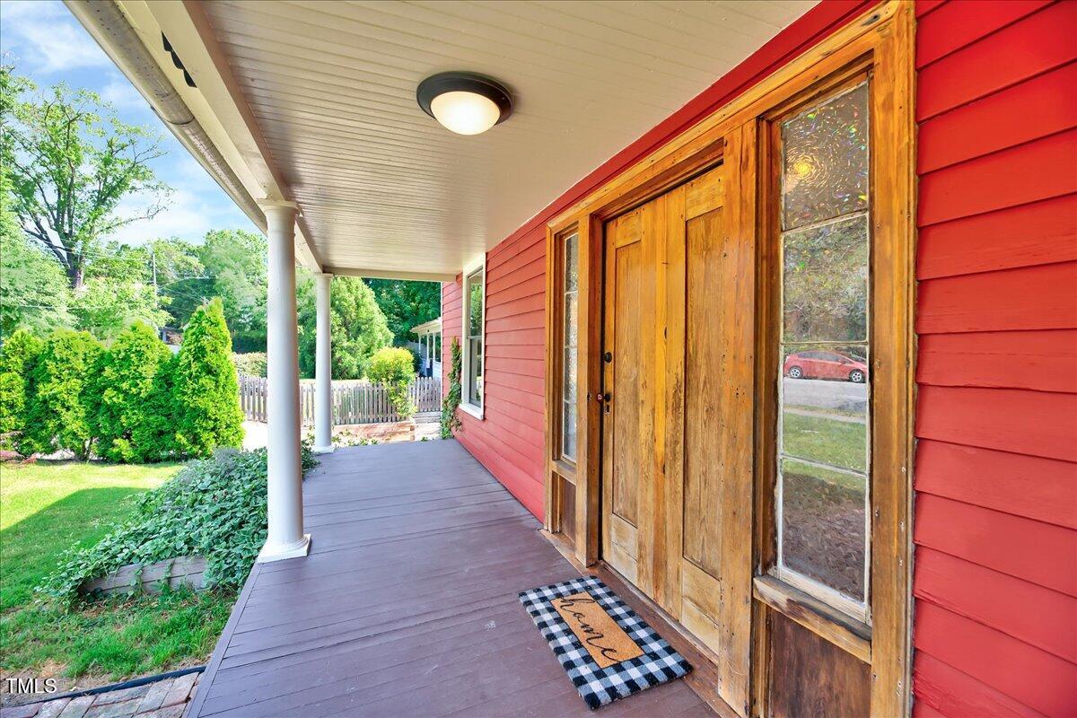 807 Vickers Avenue