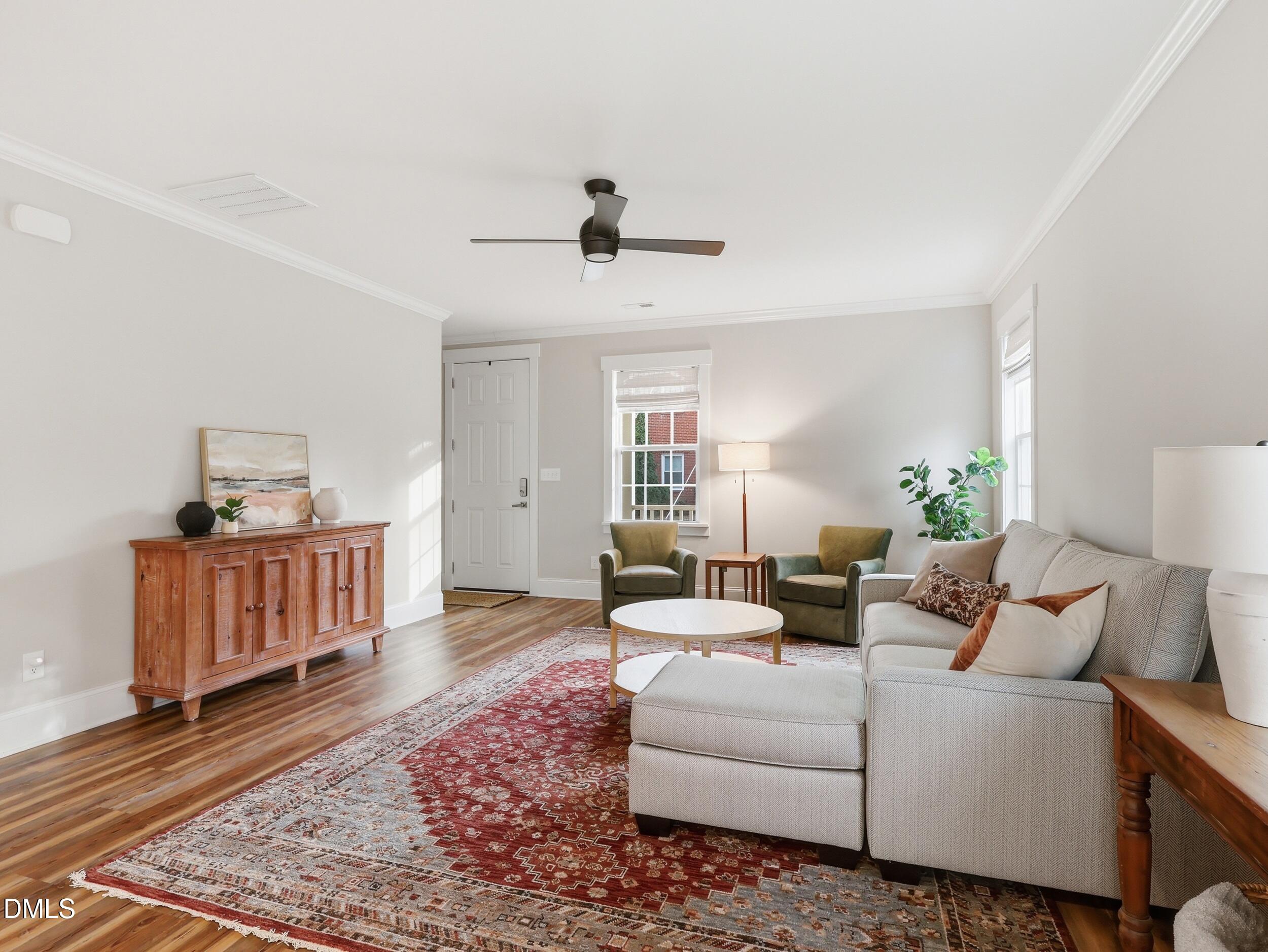 129 E Chestnut Avenue