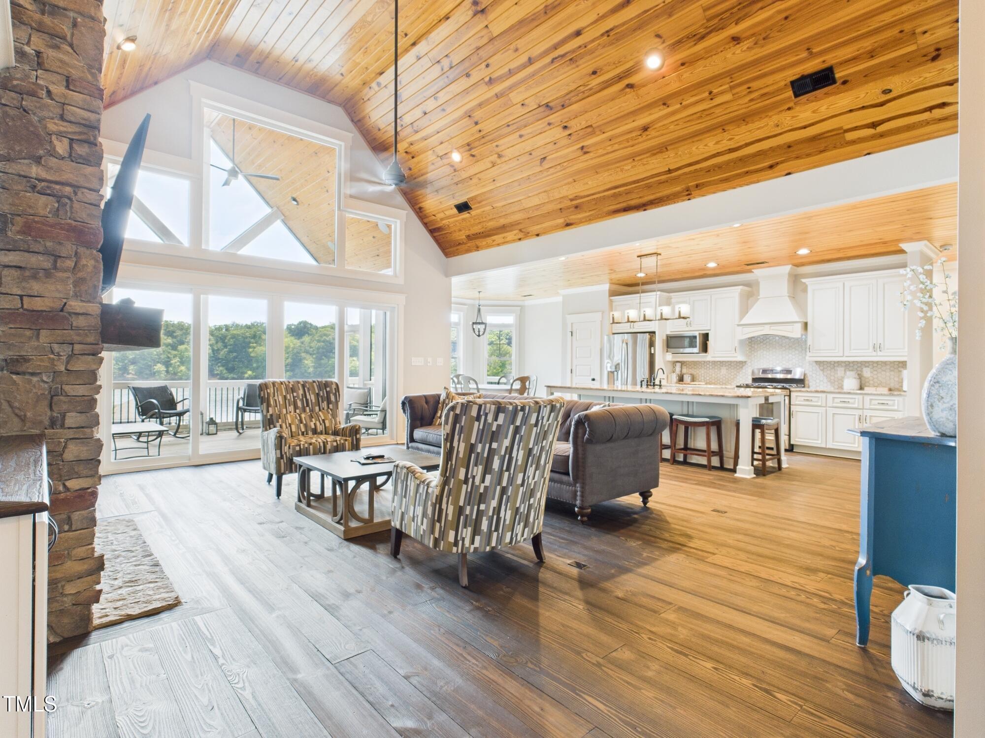 186 Polaris Point