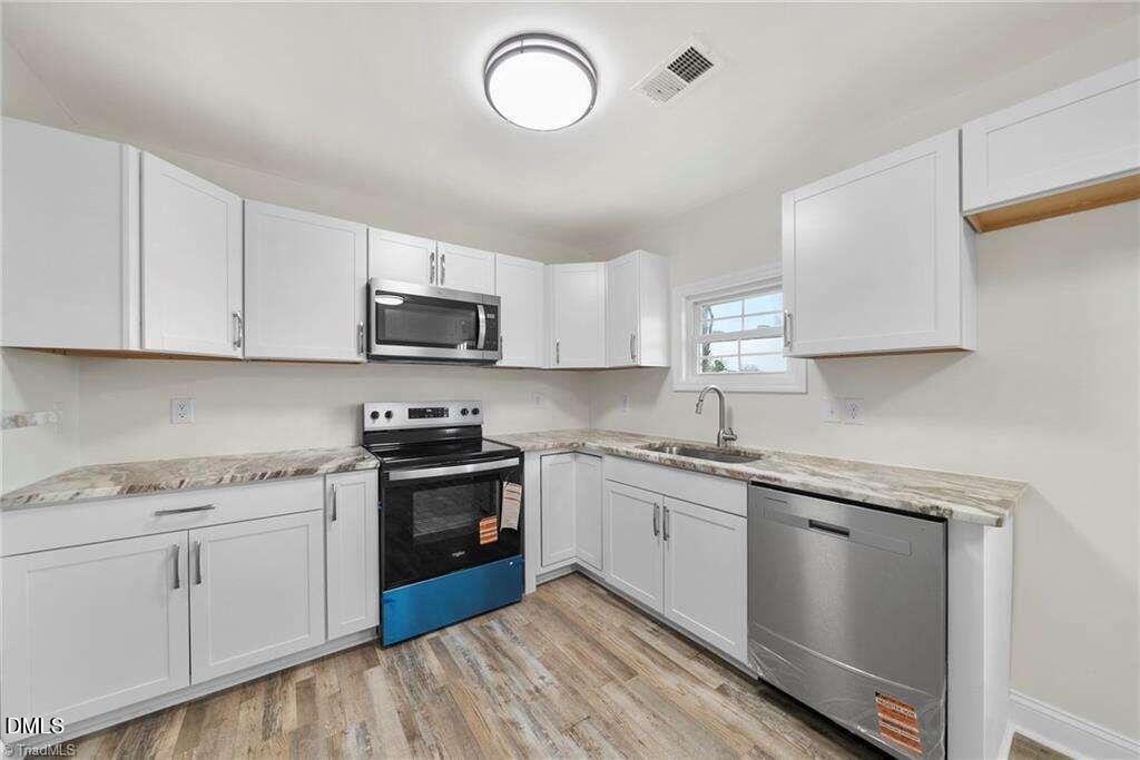 5001 Royal Acres Road