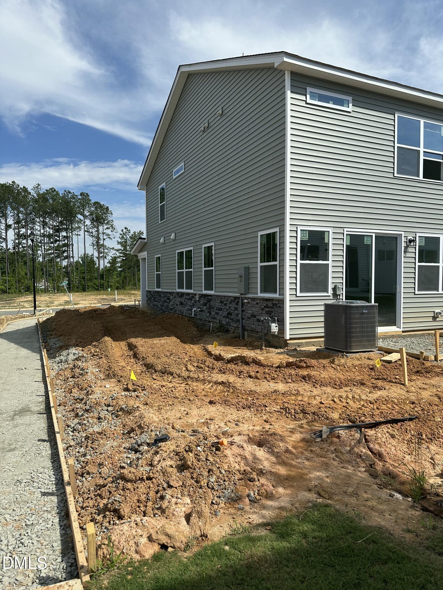 12 Serpens Drive 225