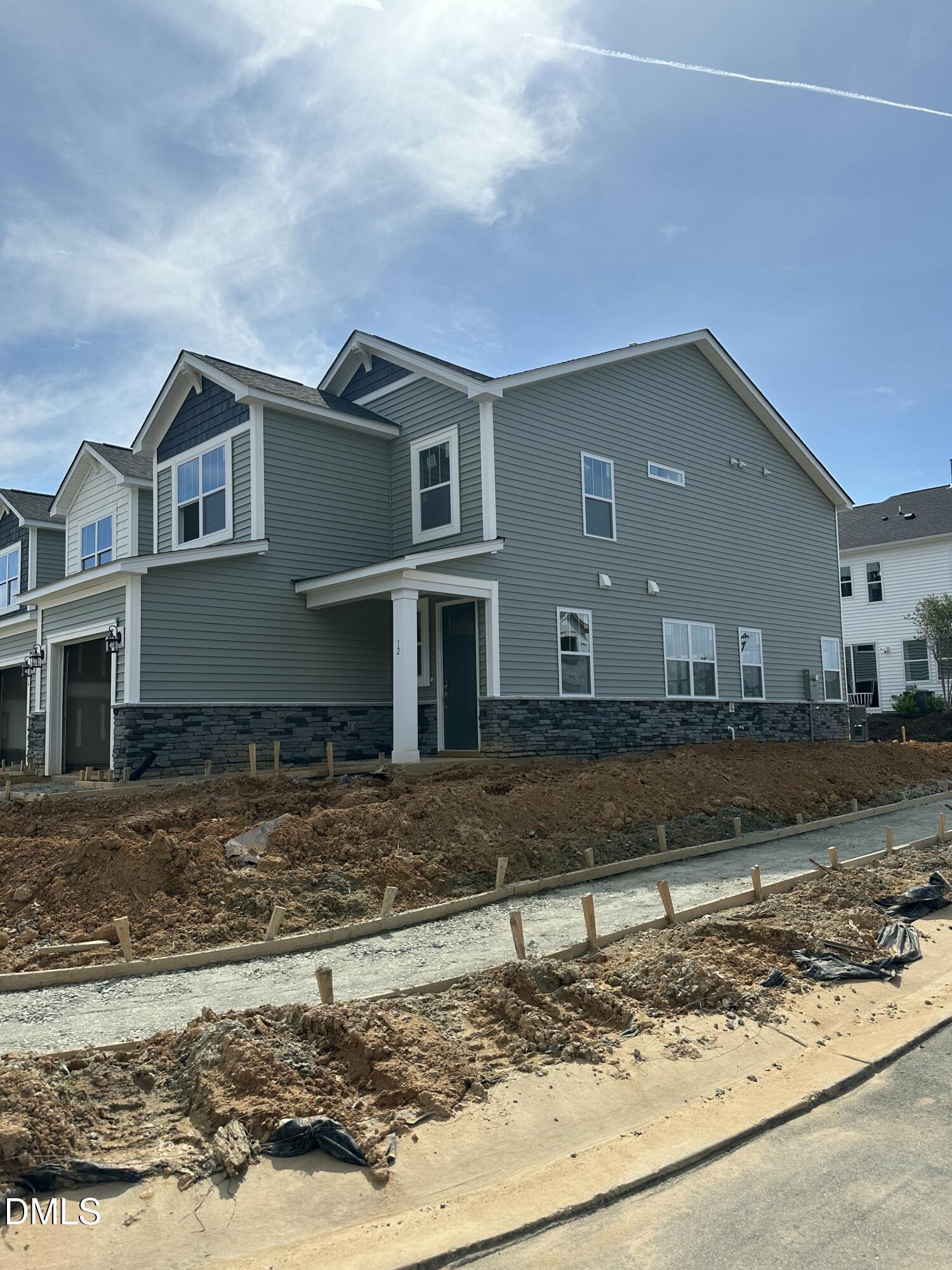 12 Serpens Drive 225