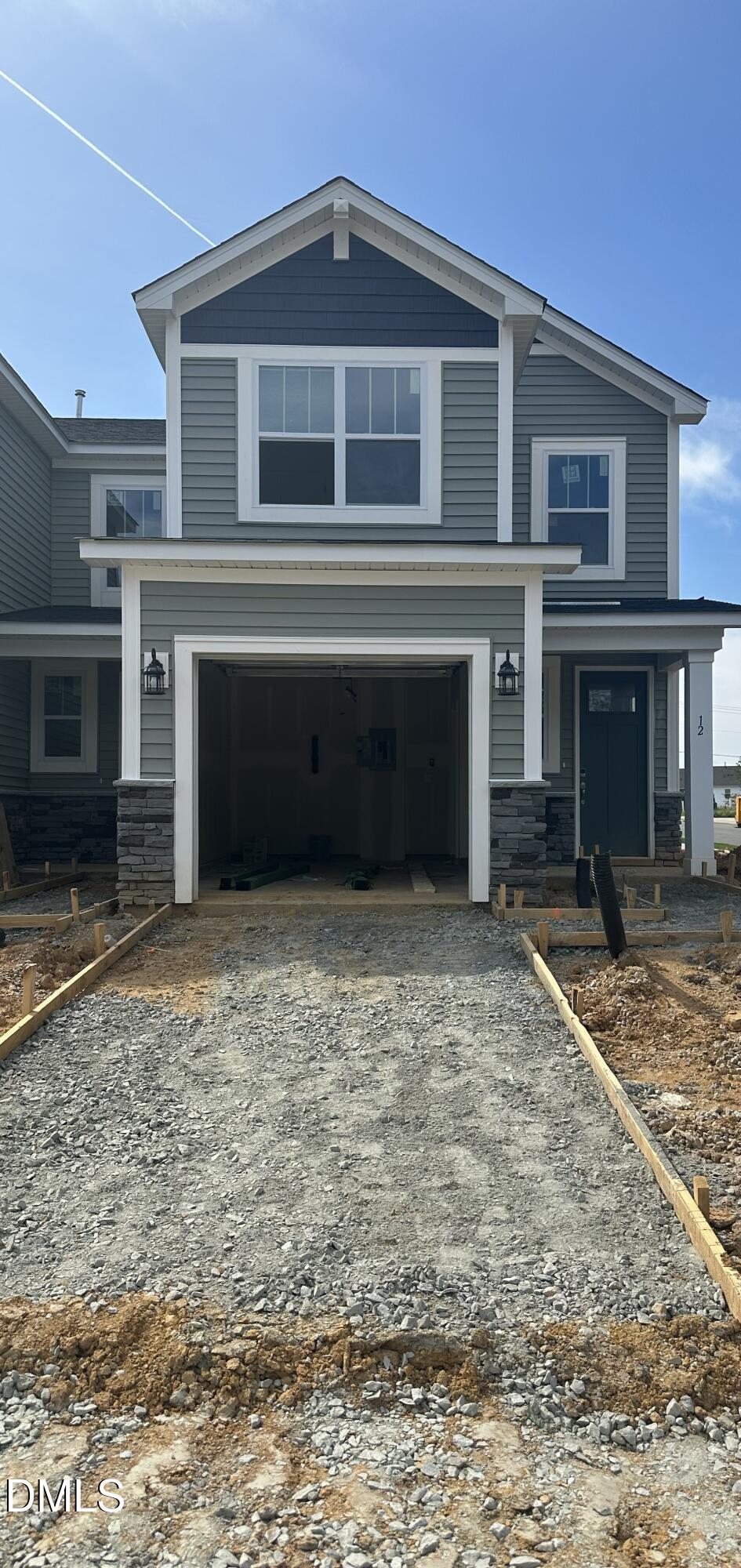 12 Serpens Drive 225