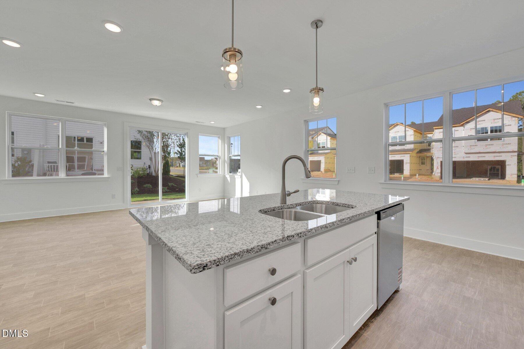 12 Serpens Drive 225