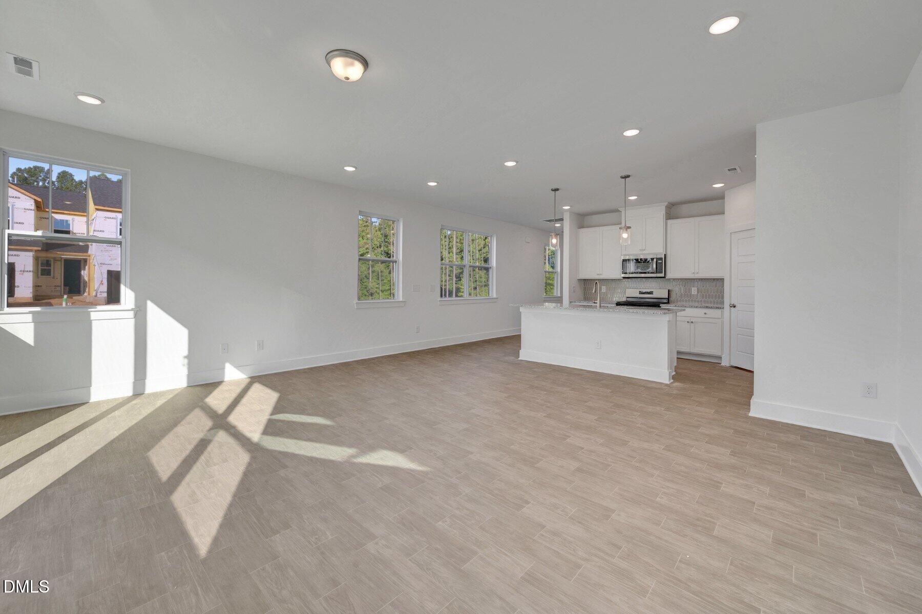 12 Serpens Drive 225