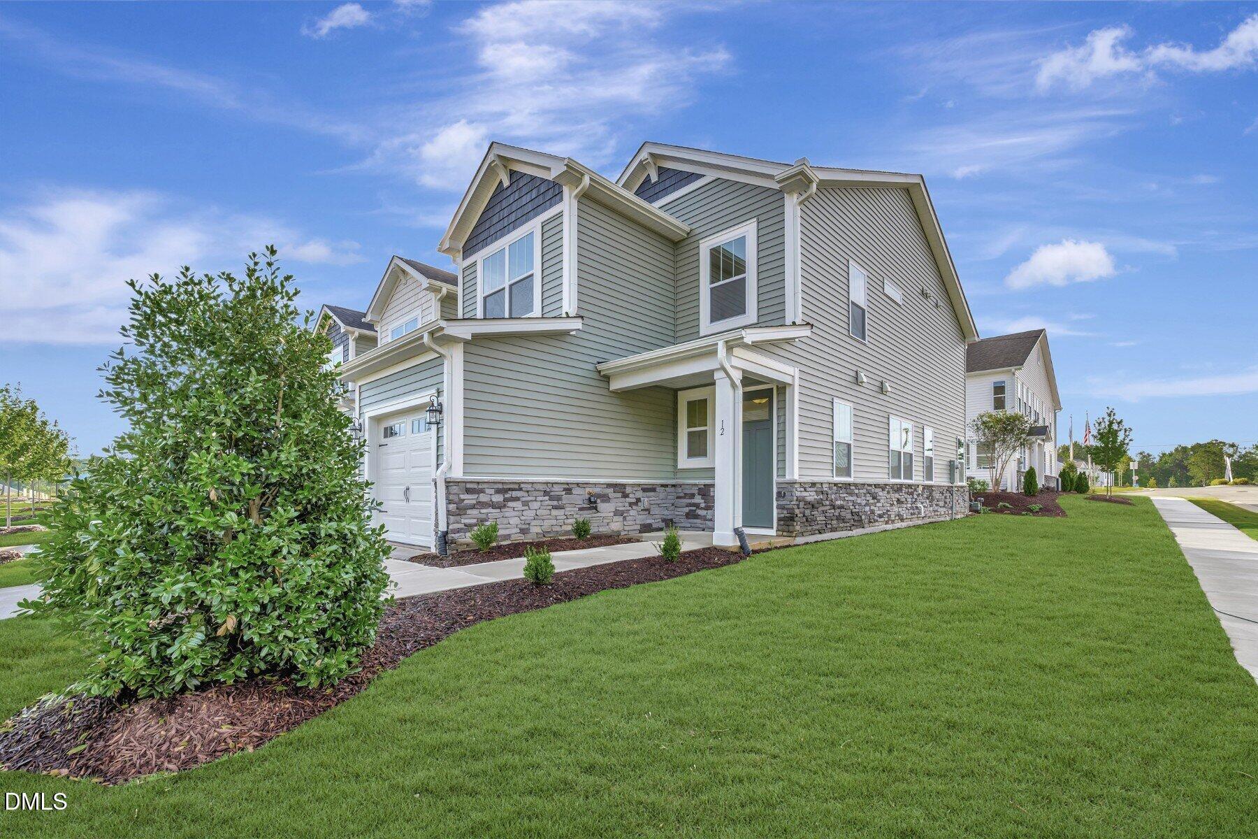 12 Serpens Drive 225