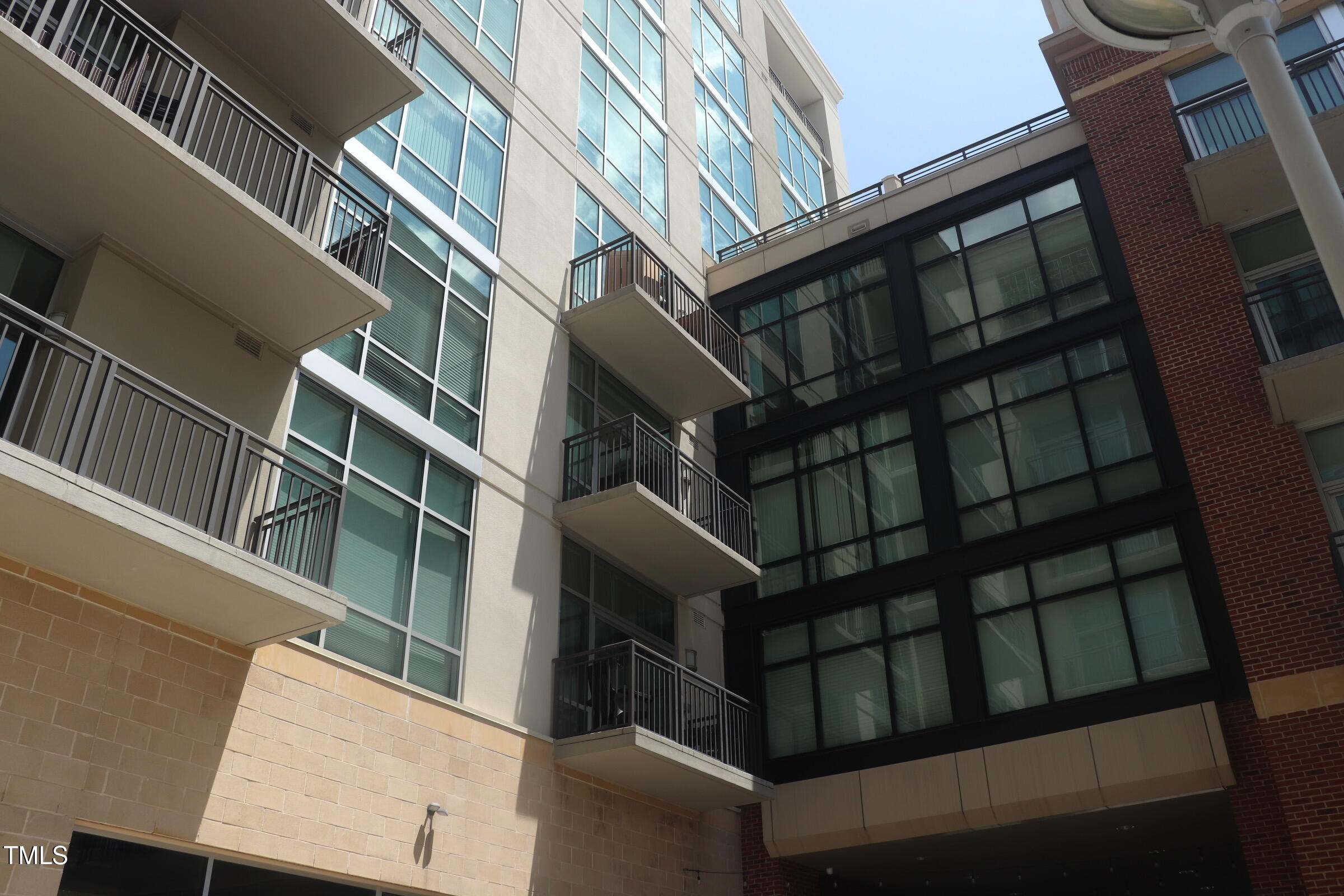 140 W Franklin Street 429
