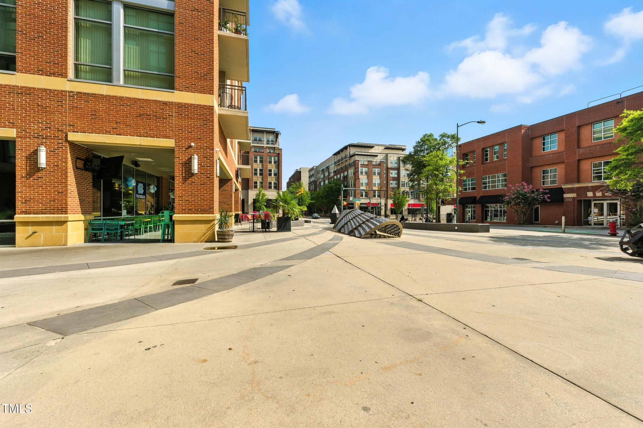 140 W Franklin Street 429