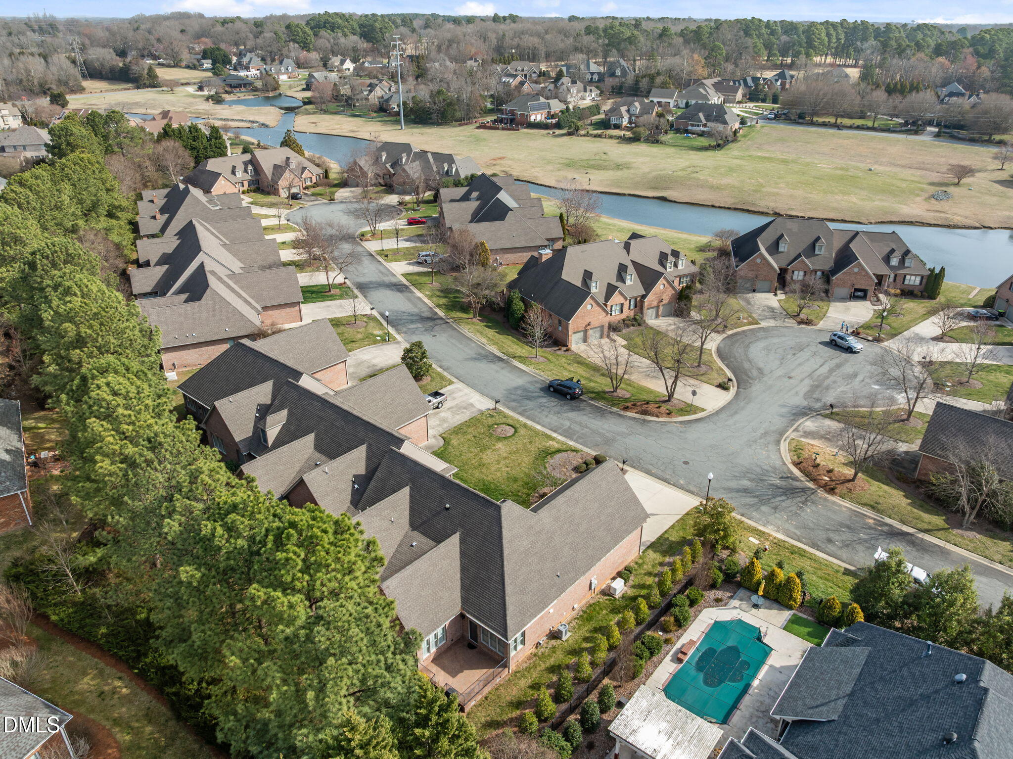 2000 Muirfield Court 2000