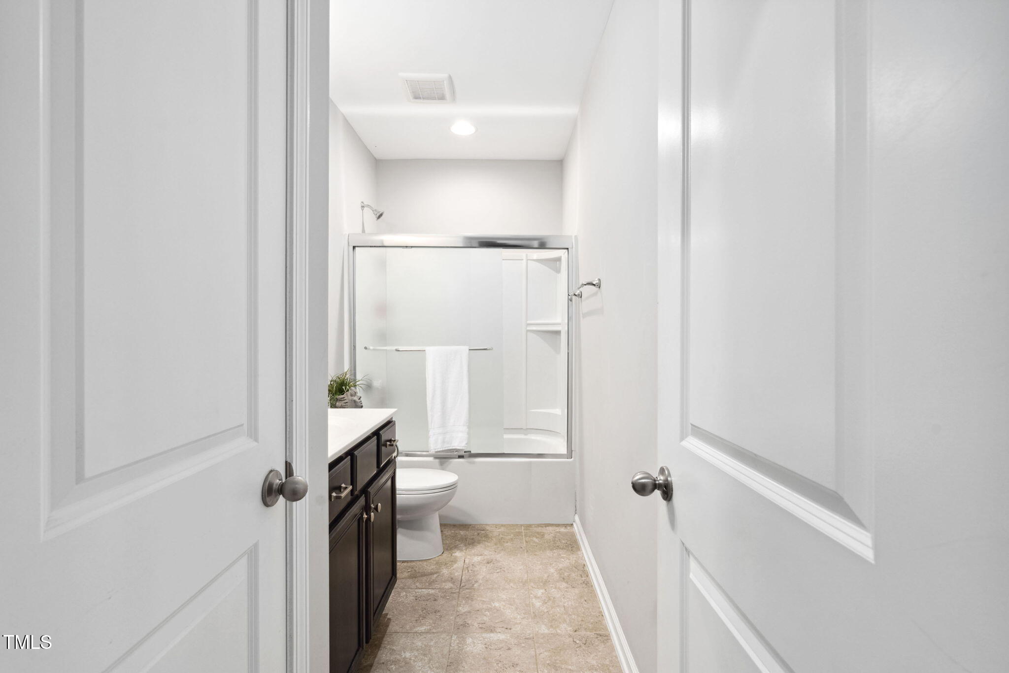 Apex, North Carolina 27502, United States, 6 Bedrooms Bedrooms, ,5 BathroomsBathrooms,Residential,Active,132463