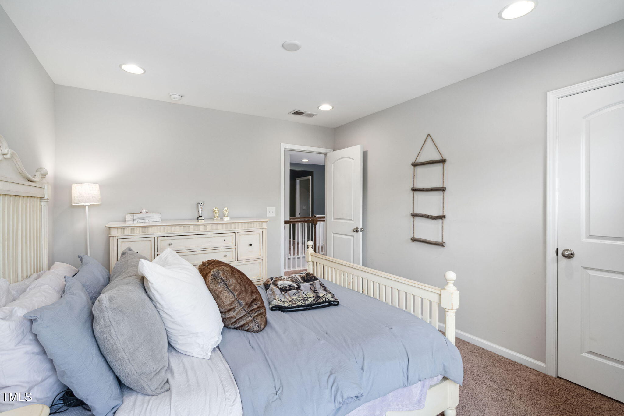 Apex, North Carolina 27502, United States, 6 Bedrooms Bedrooms, ,5 BathroomsBathrooms,Residential,Active,132463