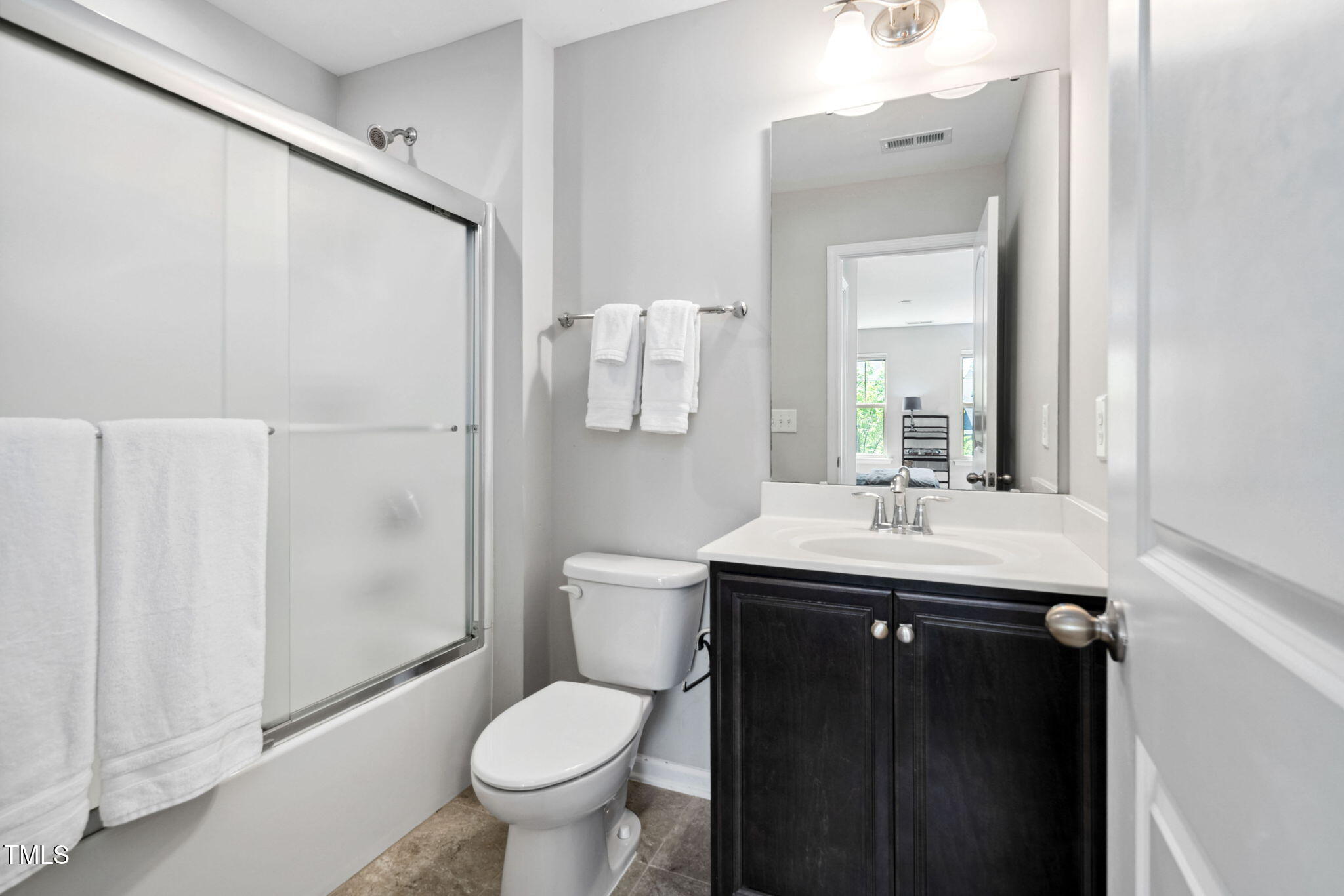 Apex, North Carolina 27502, United States, 6 Bedrooms Bedrooms, ,5 BathroomsBathrooms,Residential,Active,132463