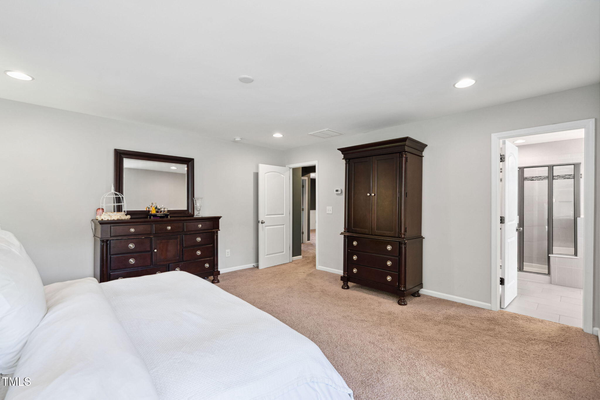 Apex, North Carolina 27502, United States, 6 Bedrooms Bedrooms, ,5 BathroomsBathrooms,Residential,Active,132463