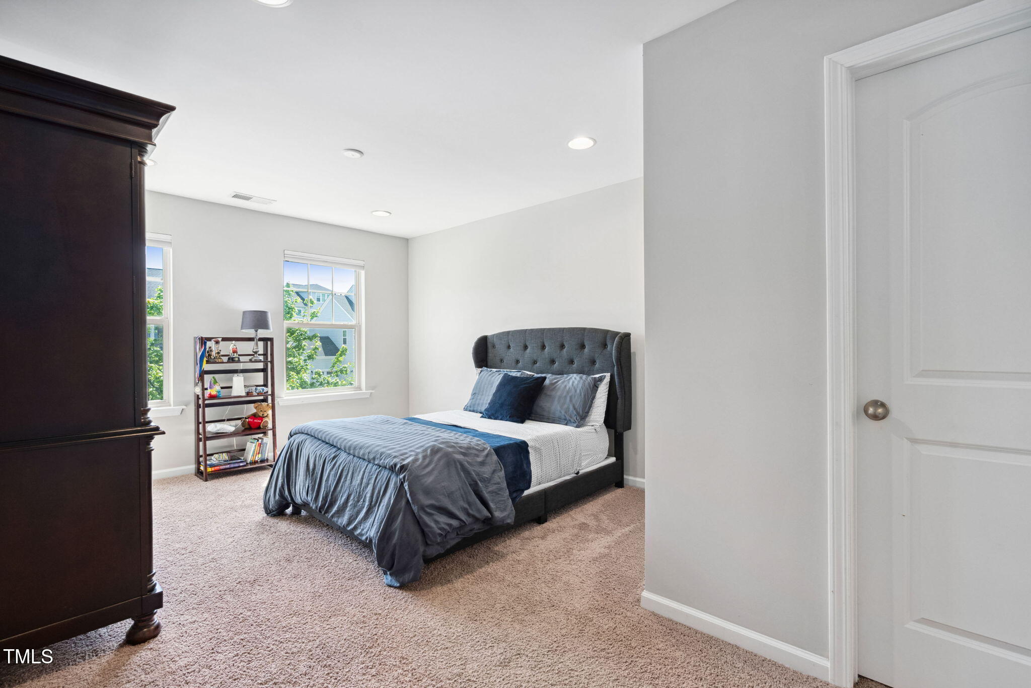 Apex, North Carolina 27502, United States, 6 Bedrooms Bedrooms, ,5 BathroomsBathrooms,Residential,Active,132463