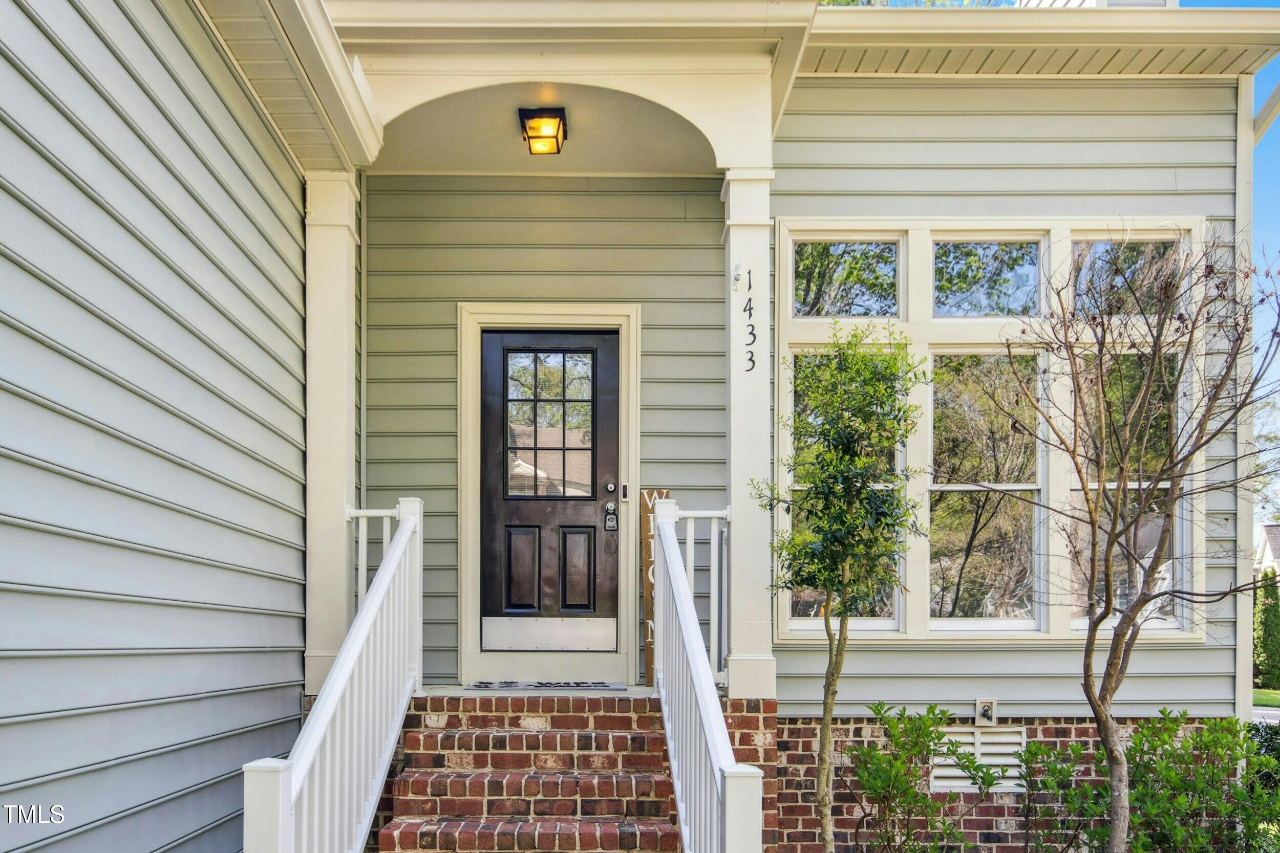 1433 Deltona Drive