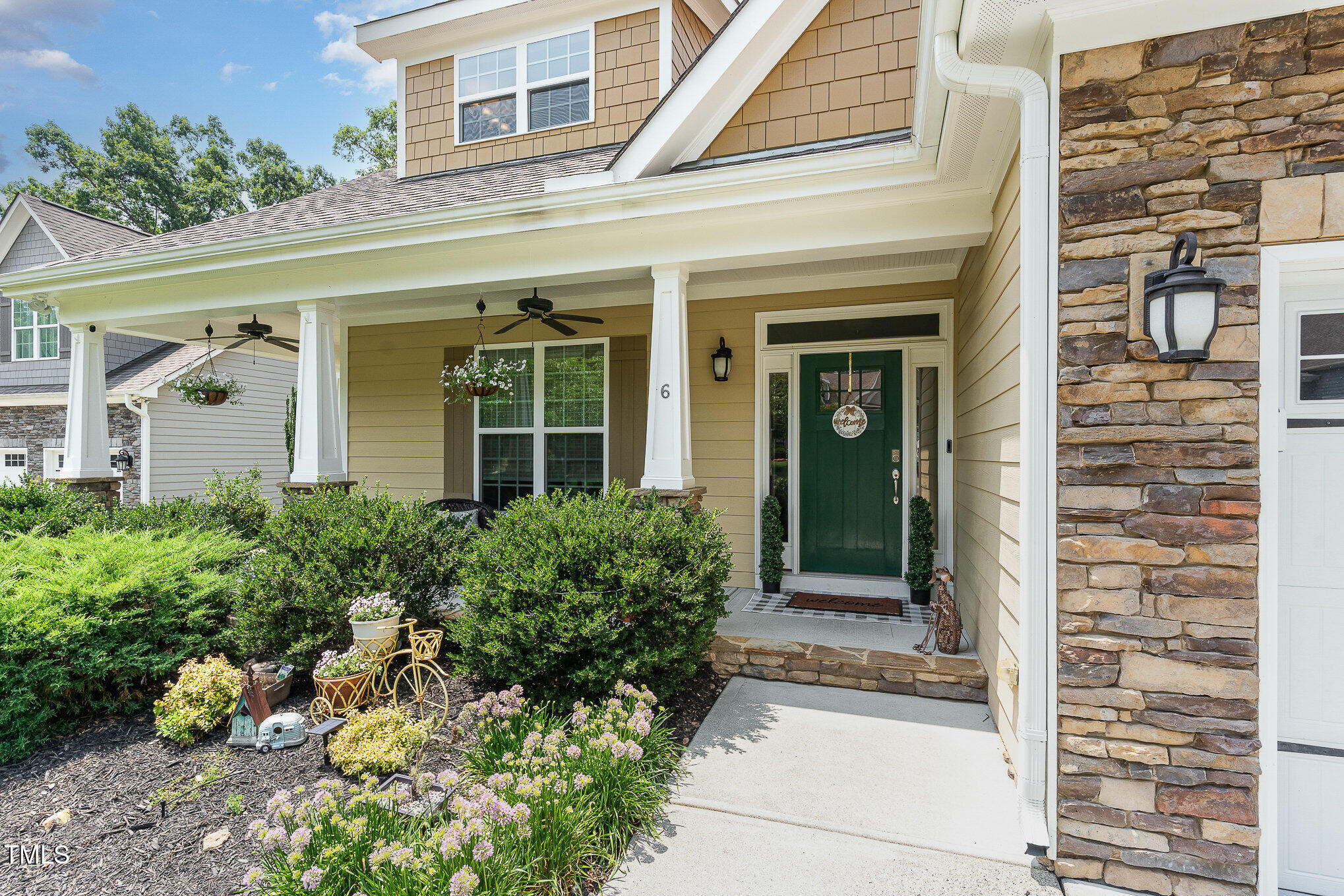 6 Tulip Tree Court