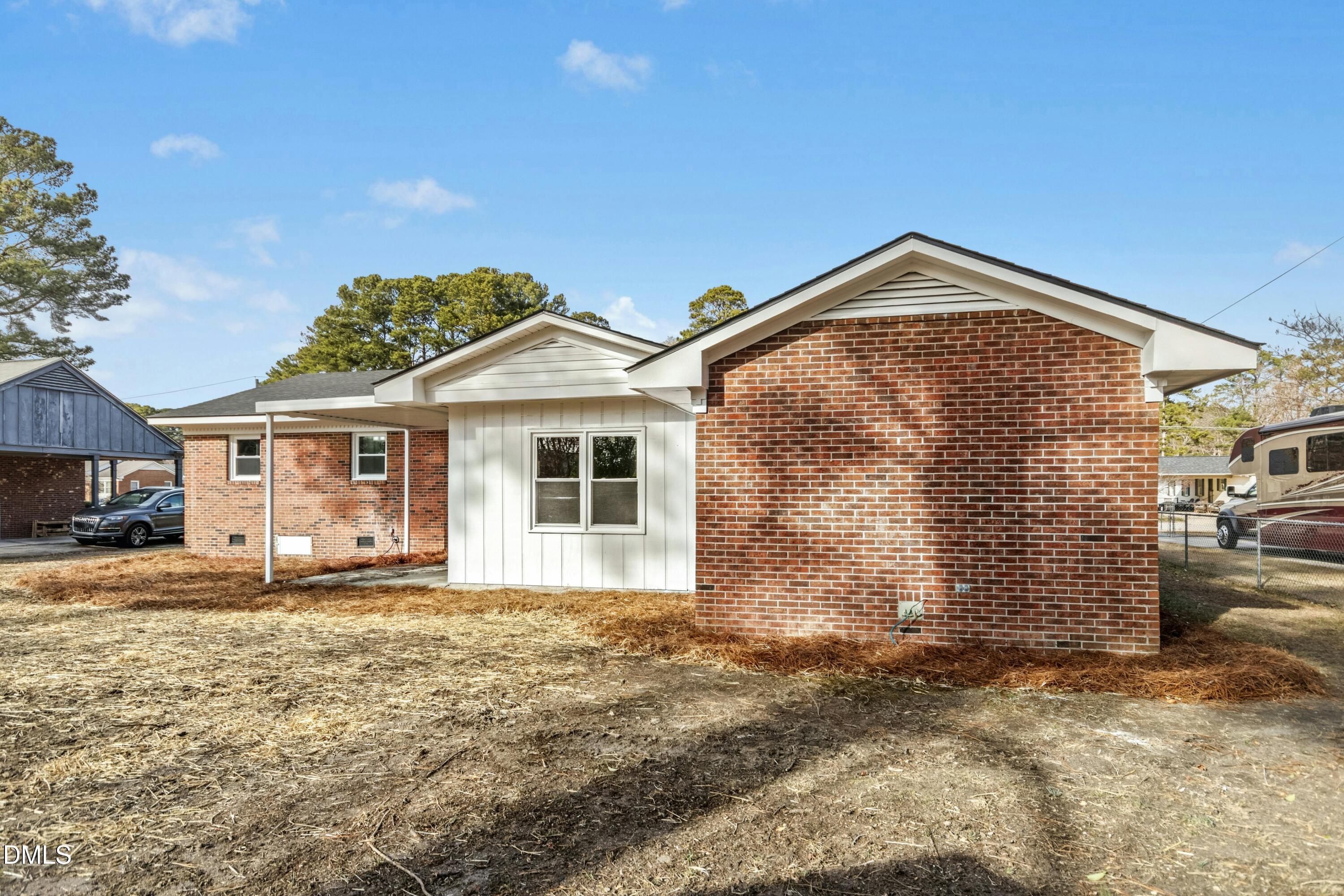 1203 Colonial Avenue NW