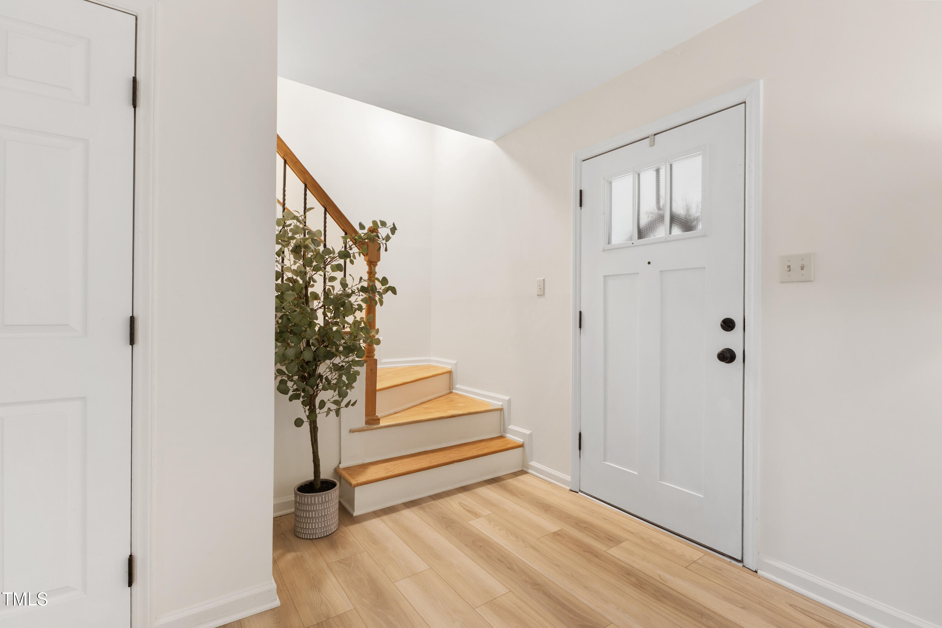601 Country Lane