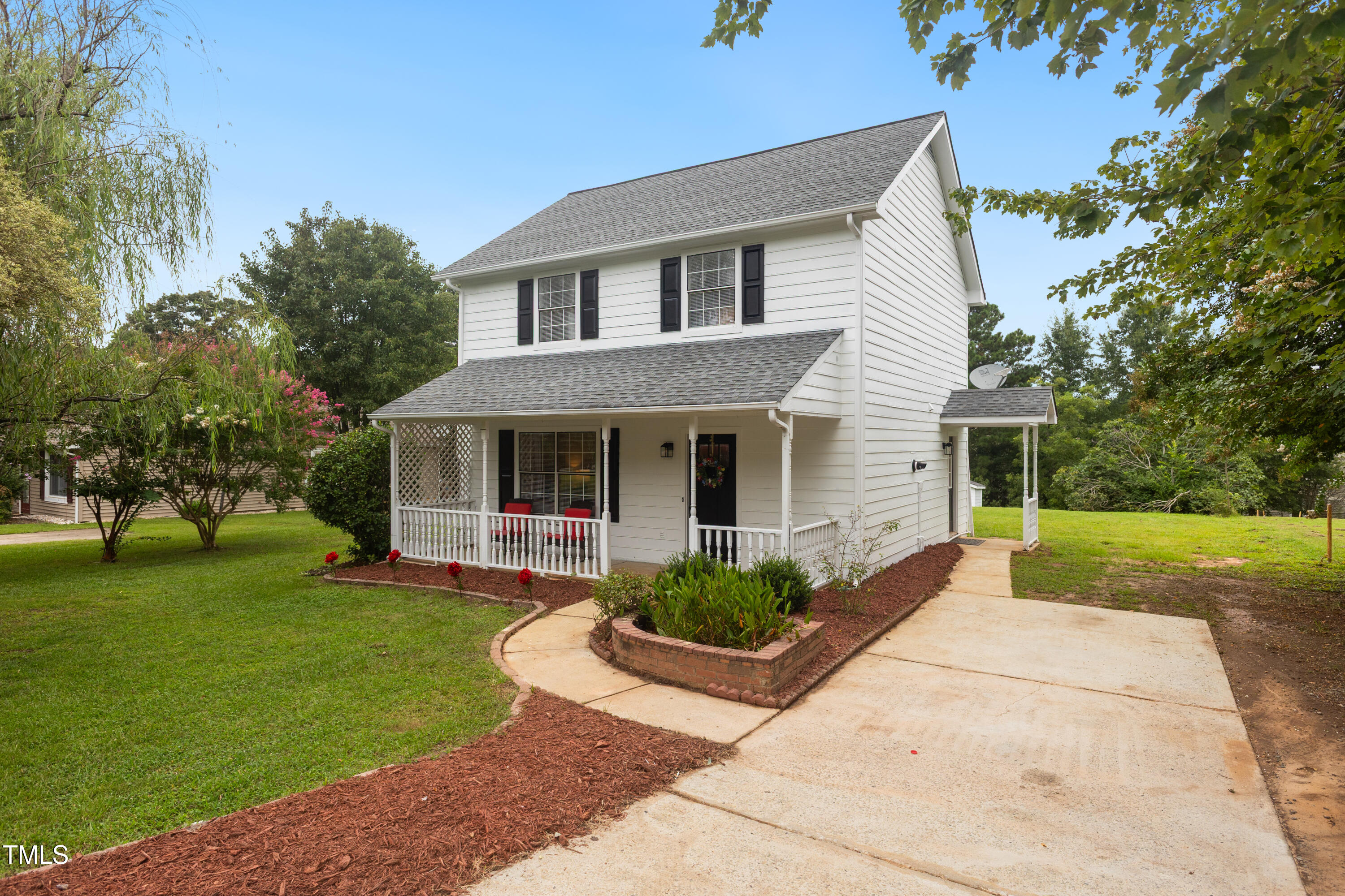 601 Country Lane
