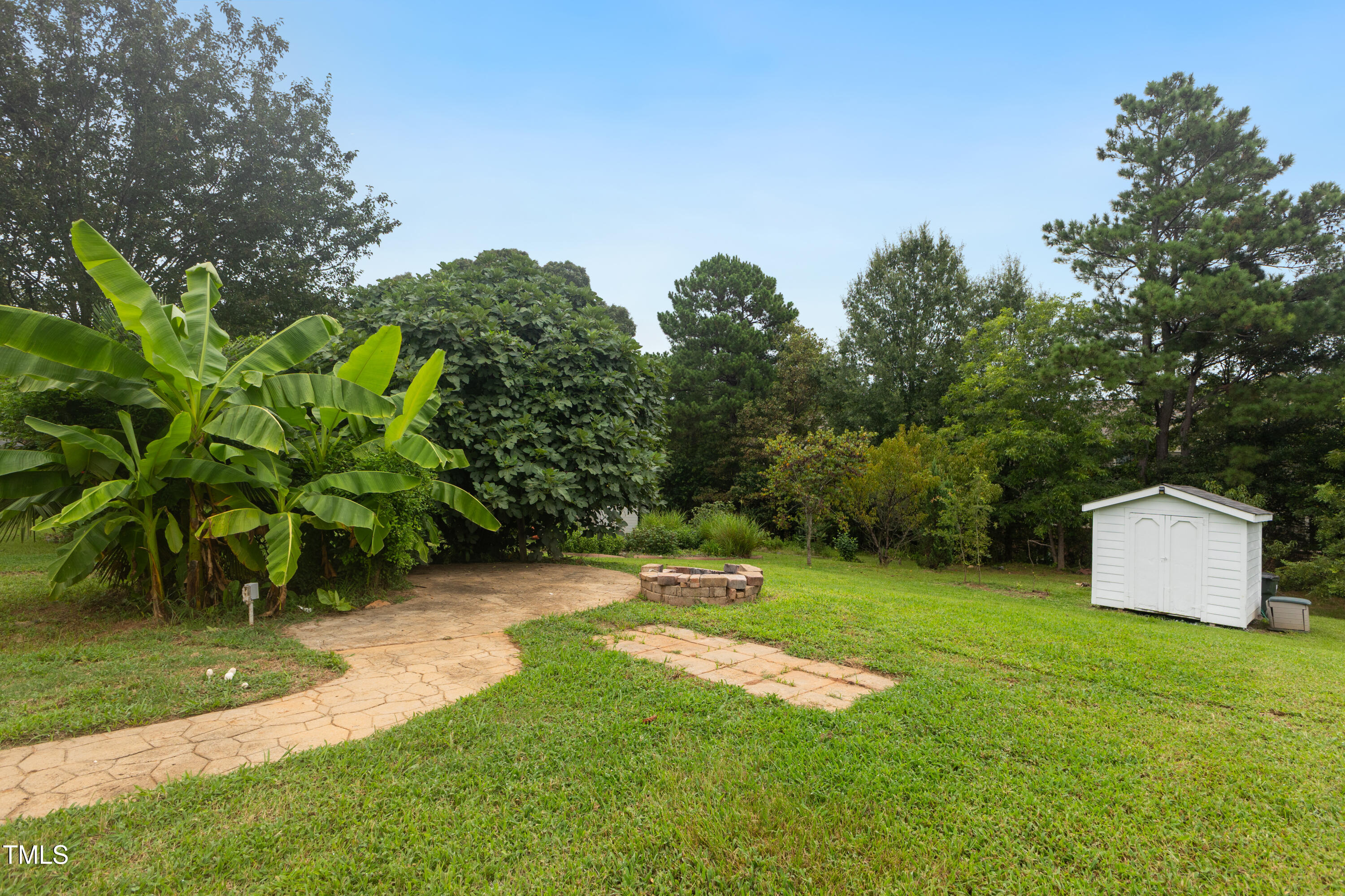 601 Country Lane