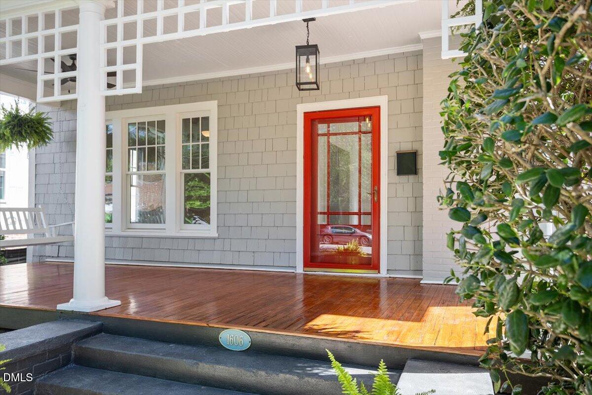 1606 Scales Street