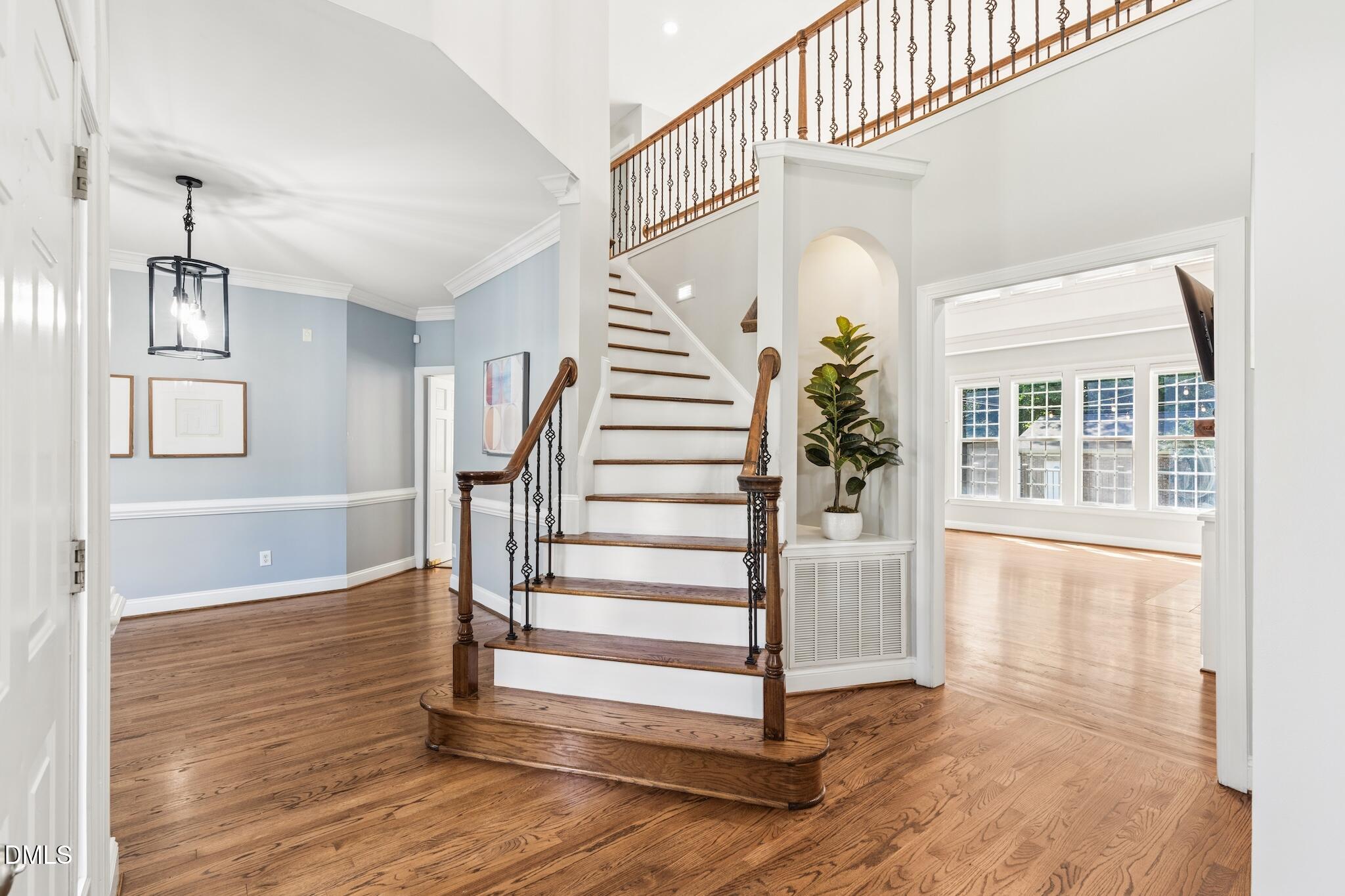 2103 W Marilyn Circle