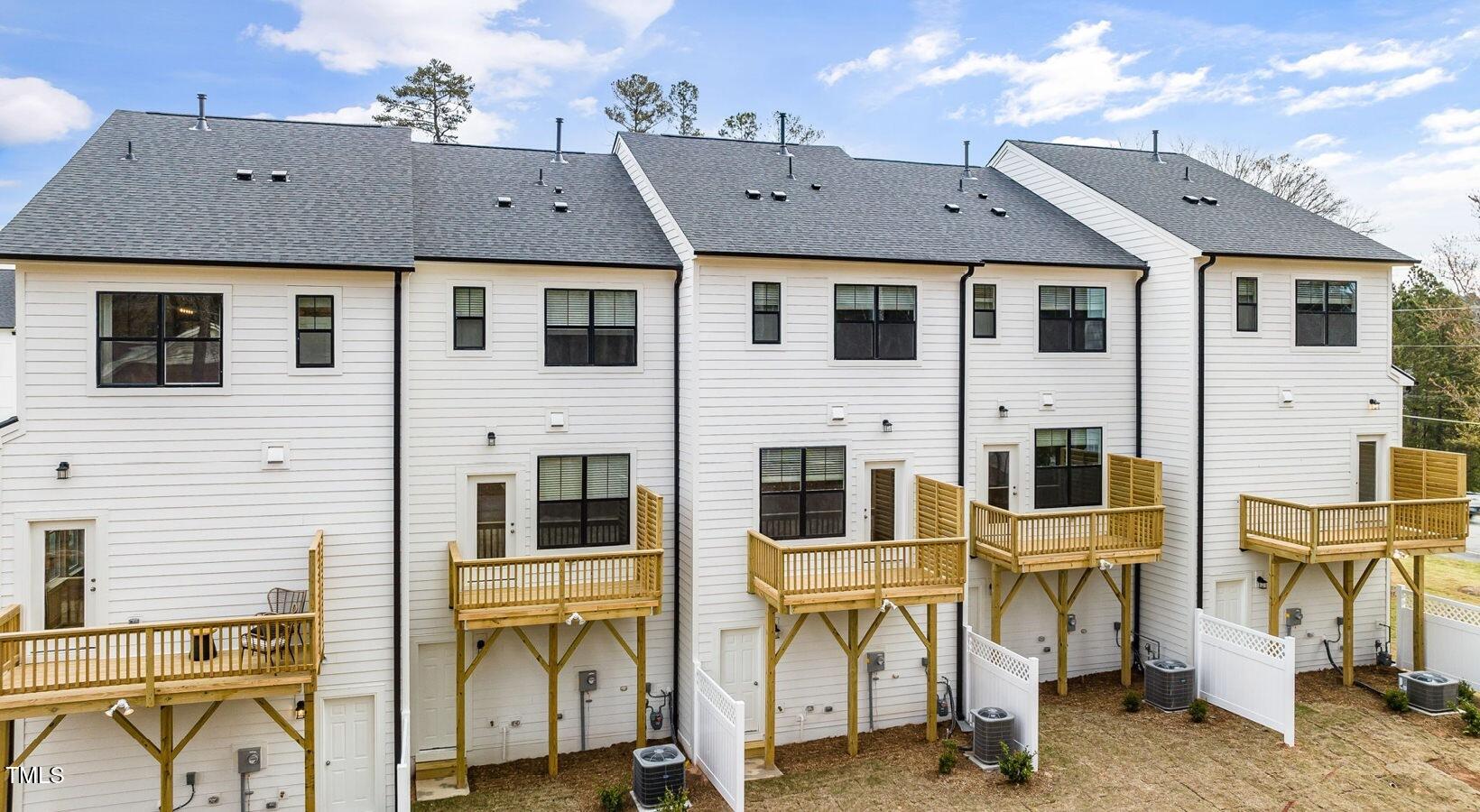 Raleigh, North Carolina 27612, United States, 2 Bedrooms Bedrooms, ,3 BathroomsBathrooms,Residential,Active,44507