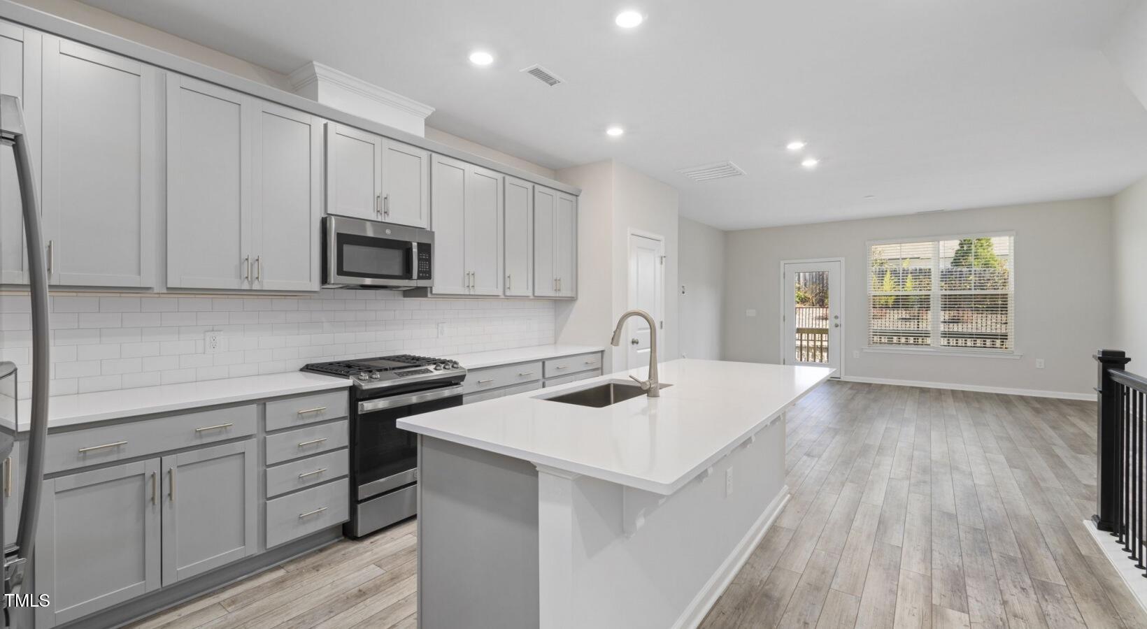 Raleigh, North Carolina 27612, United States, 2 Bedrooms Bedrooms, ,3 BathroomsBathrooms,Residential,Active,44507