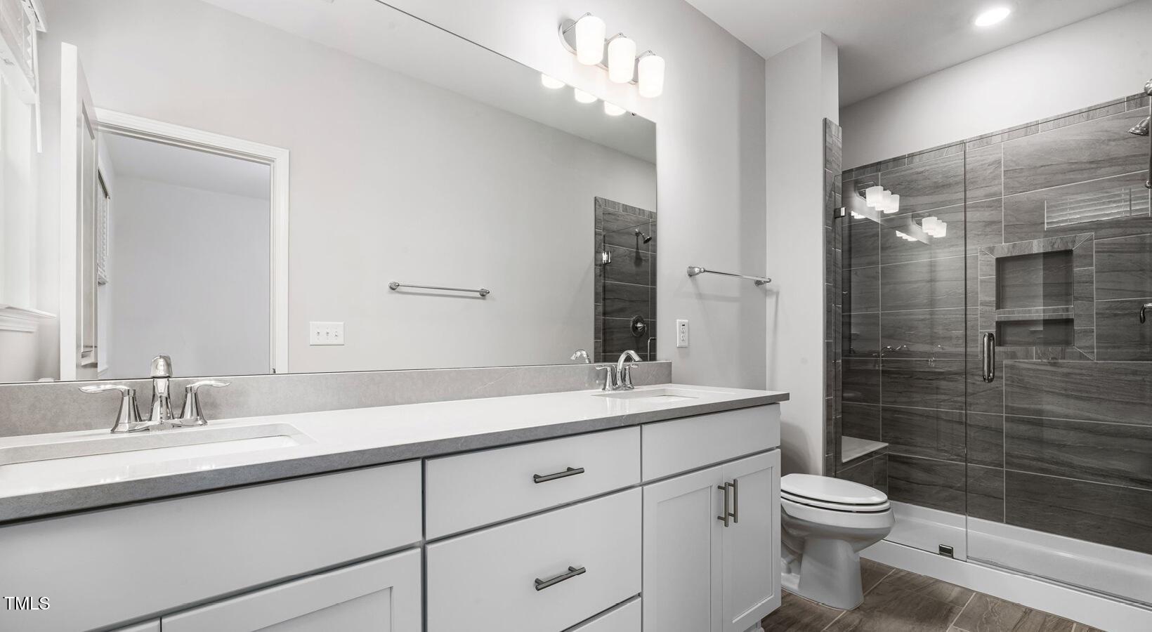 Raleigh, North Carolina 27612, United States, 2 Bedrooms Bedrooms, ,3 BathroomsBathrooms,Residential,Active,44507