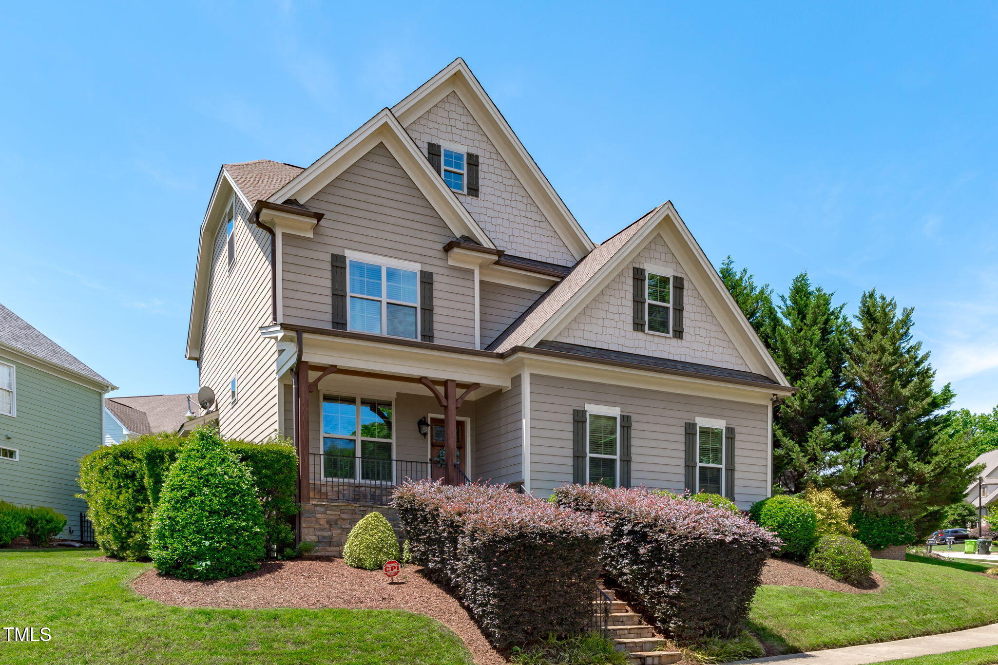 2712 Peachleaf Street