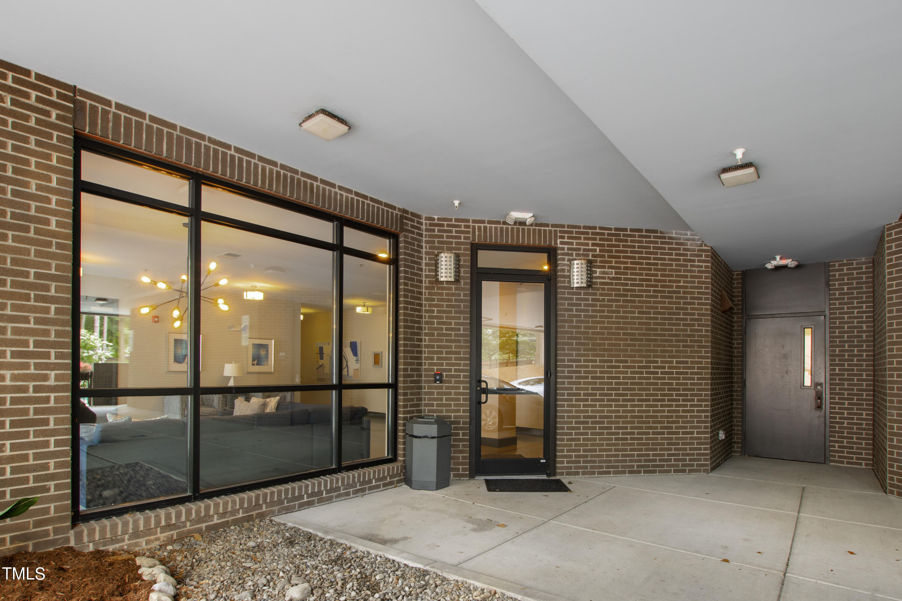 Raleigh, North Carolina 27605, United States, 2 Bedrooms Bedrooms, ,2 BathroomsBathrooms,Residential,Active,55815