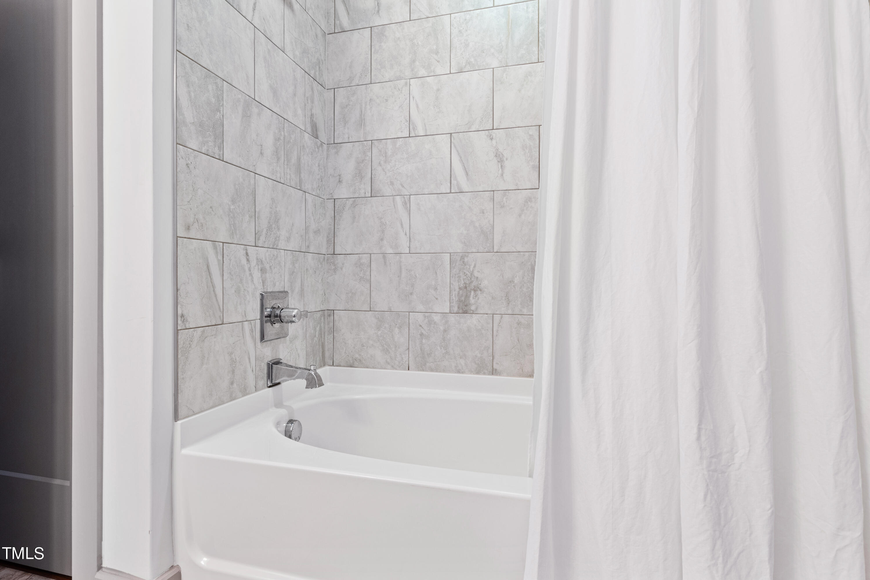 Raleigh, North Carolina 27605, United States, 2 Bedrooms Bedrooms, ,2 BathroomsBathrooms,Residential,Active,55815