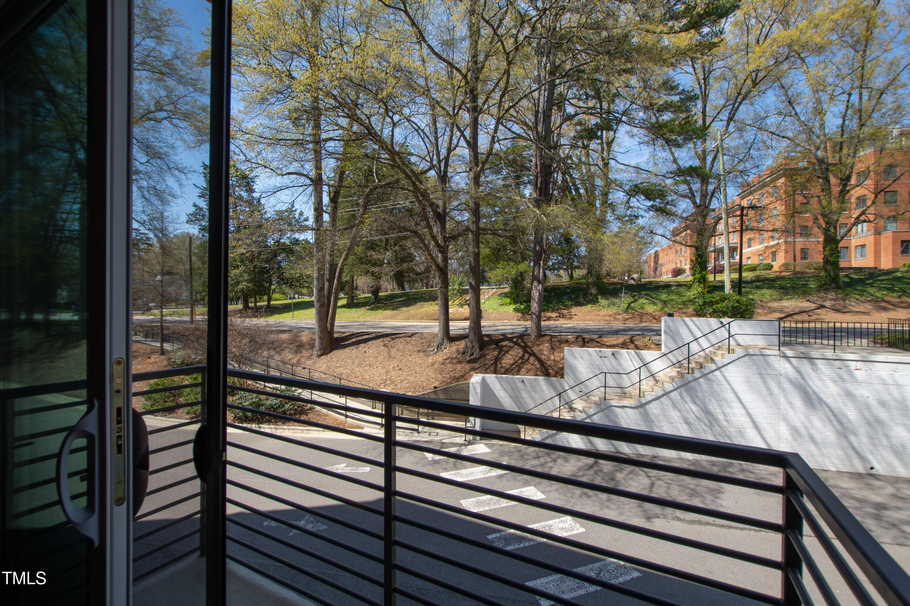 Raleigh, North Carolina 27605, United States, 2 Bedrooms Bedrooms, ,2 BathroomsBathrooms,Residential,Active,55815