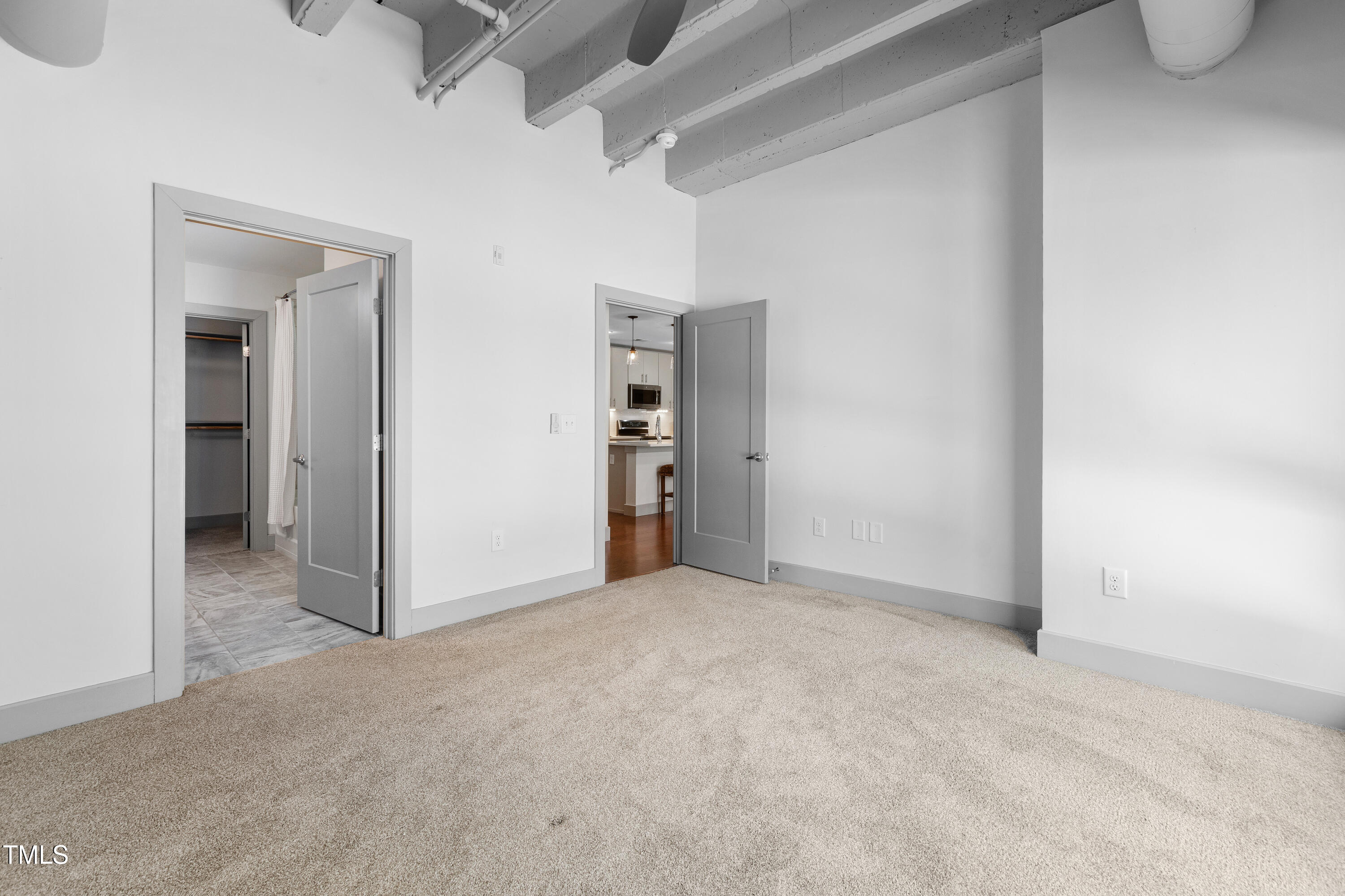 Raleigh, North Carolina 27605, United States, 2 Bedrooms Bedrooms, ,2 BathroomsBathrooms,Residential,Active,55815