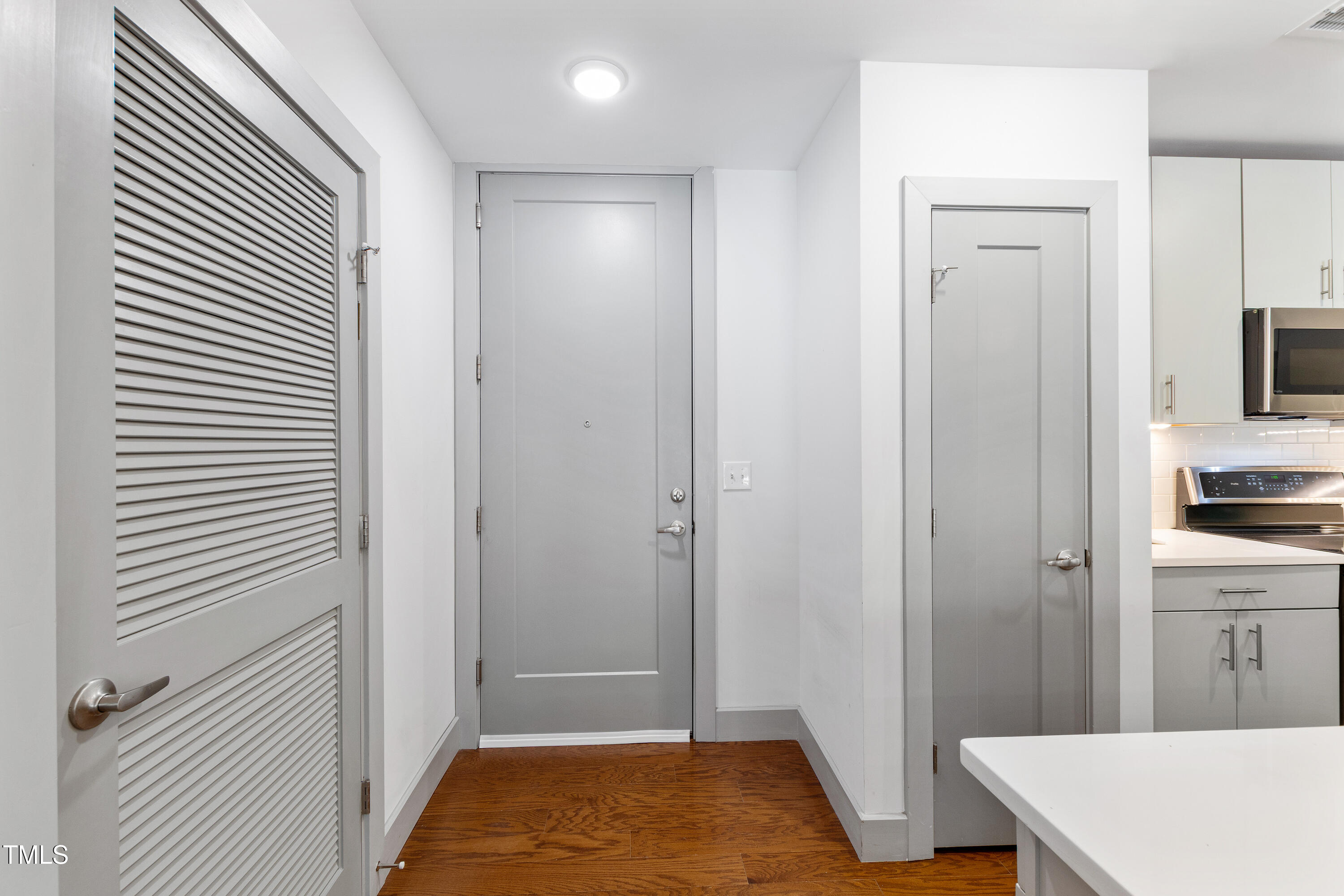 Raleigh, North Carolina 27605, United States, 2 Bedrooms Bedrooms, ,2 BathroomsBathrooms,Residential,Active,55815