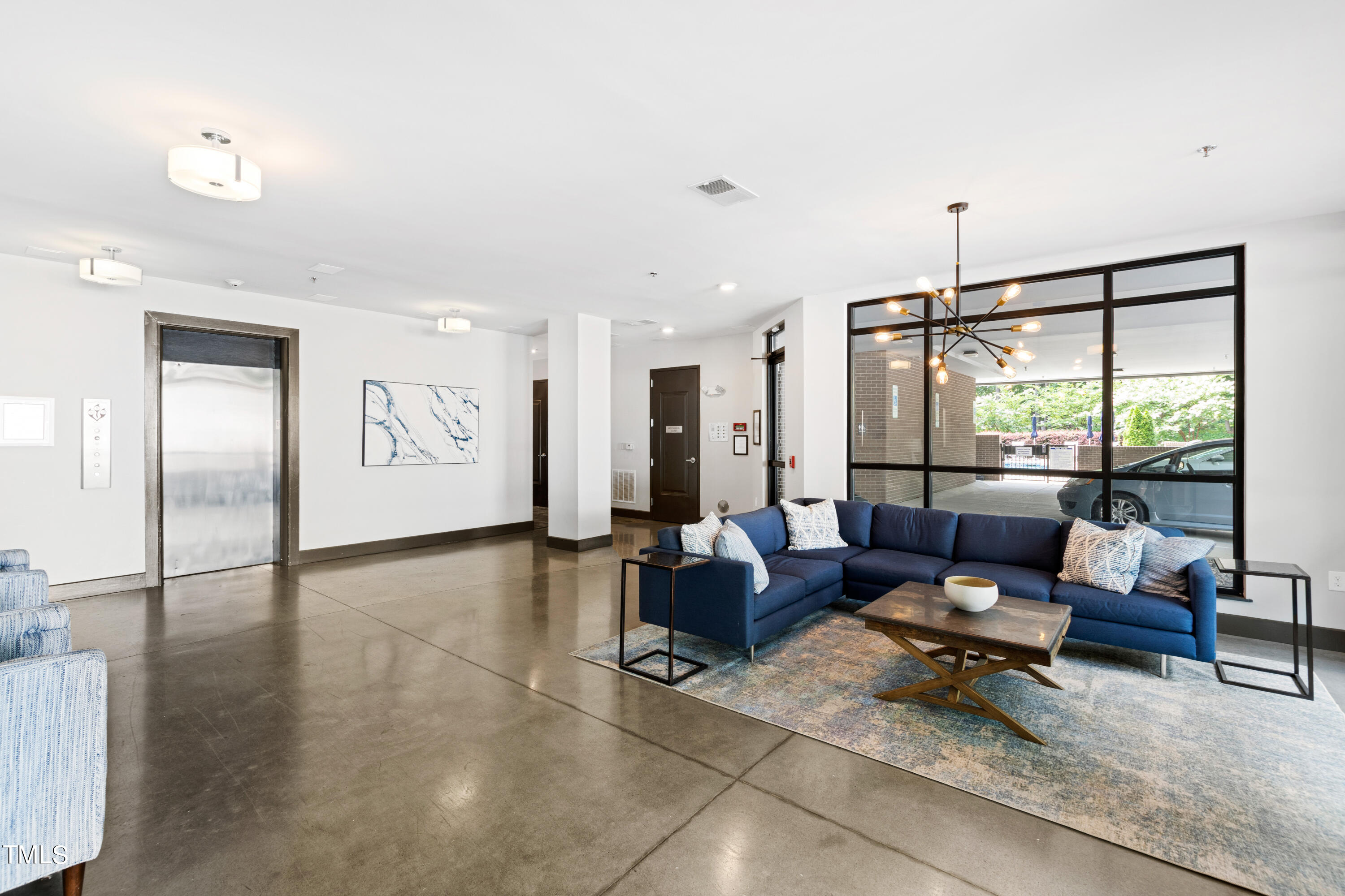 Raleigh, North Carolina 27605, United States, 2 Bedrooms Bedrooms, ,2 BathroomsBathrooms,Residential,Active,55815